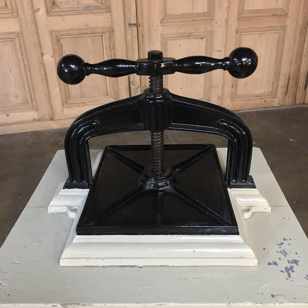 19th Century Cast Iron Paper Press on Painted Stand In Excellent Condition In Dallas, TX