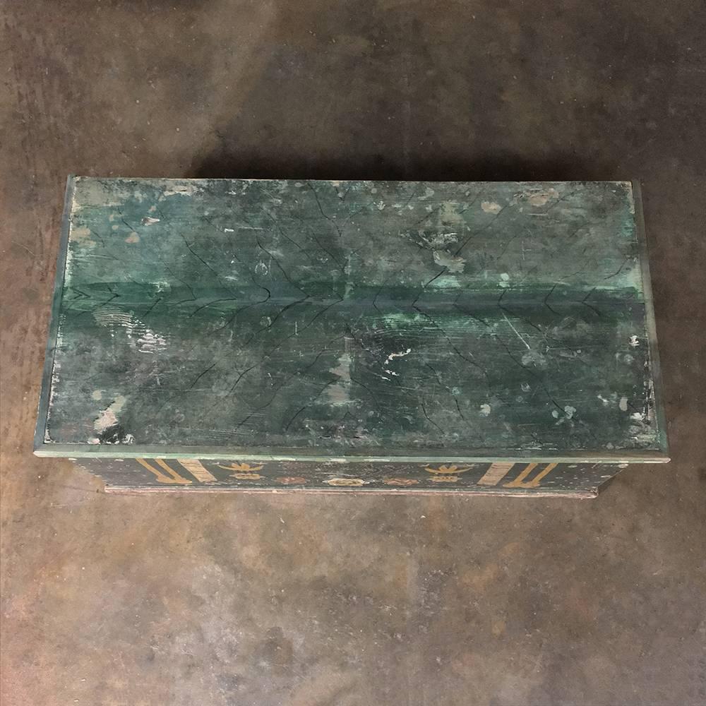 19th Century Swedish Painted Pine Trunk In Good Condition In Dallas, TX
