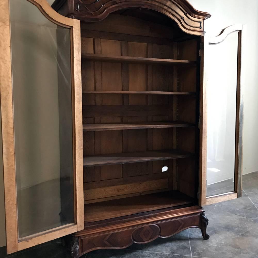 19th Century French Louis XV Rosewood Bookcase In Excellent Condition In Dallas, TX