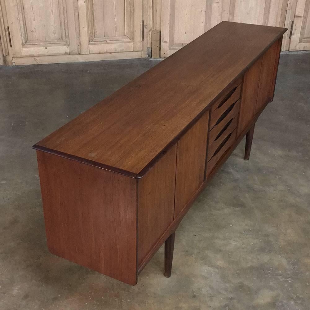 Mid-Century Modern Mahogany Low Buffet 4