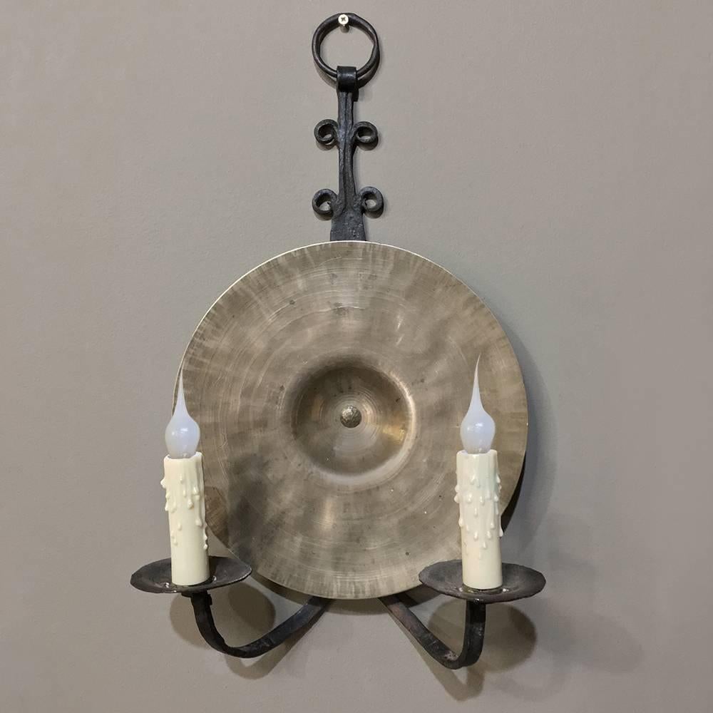 Pair of 19th Century Spanish Hand-Forged Wrought Iron and Bronze Wall Sconces In Excellent Condition In Dallas, TX