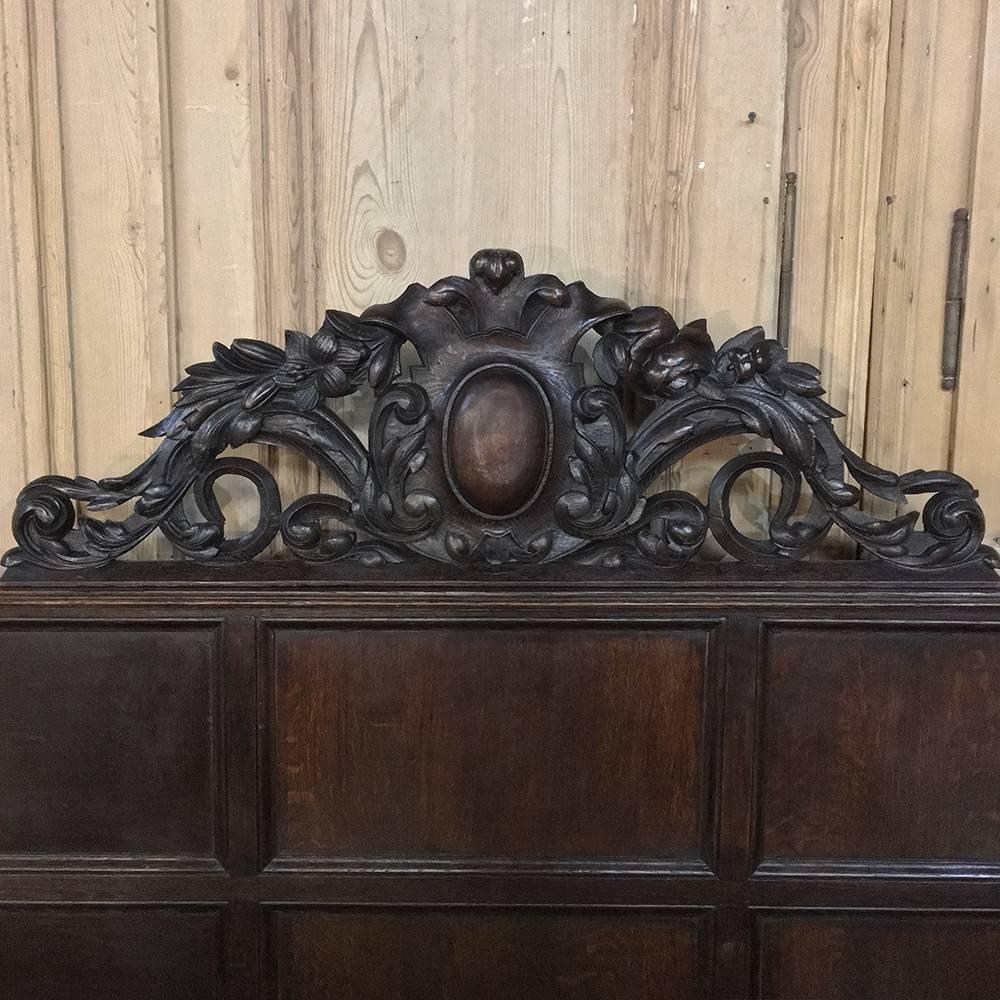 19th Century Renaissance French Hand-Carved Oak Bed In Excellent Condition In Dallas, TX