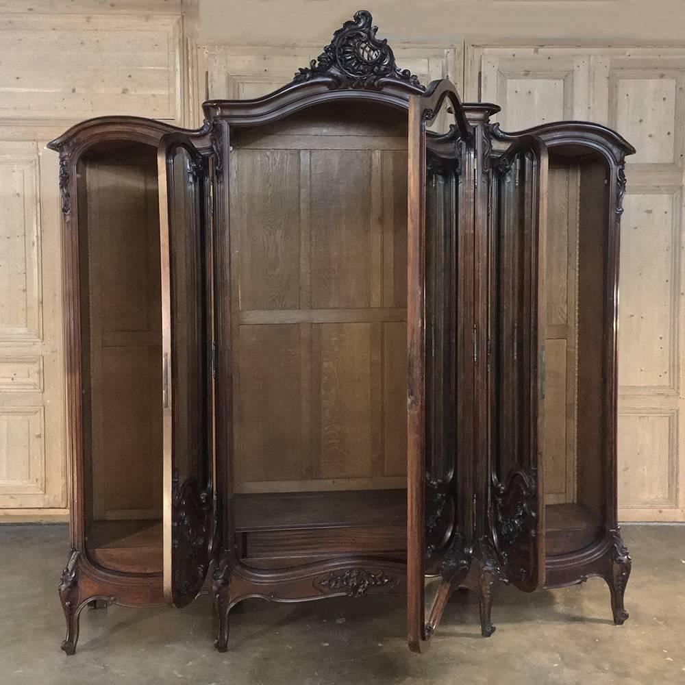 Hand-Carved 19th Century French Signed by Mercier Freres Louis XV Walnut Bedroom Suite