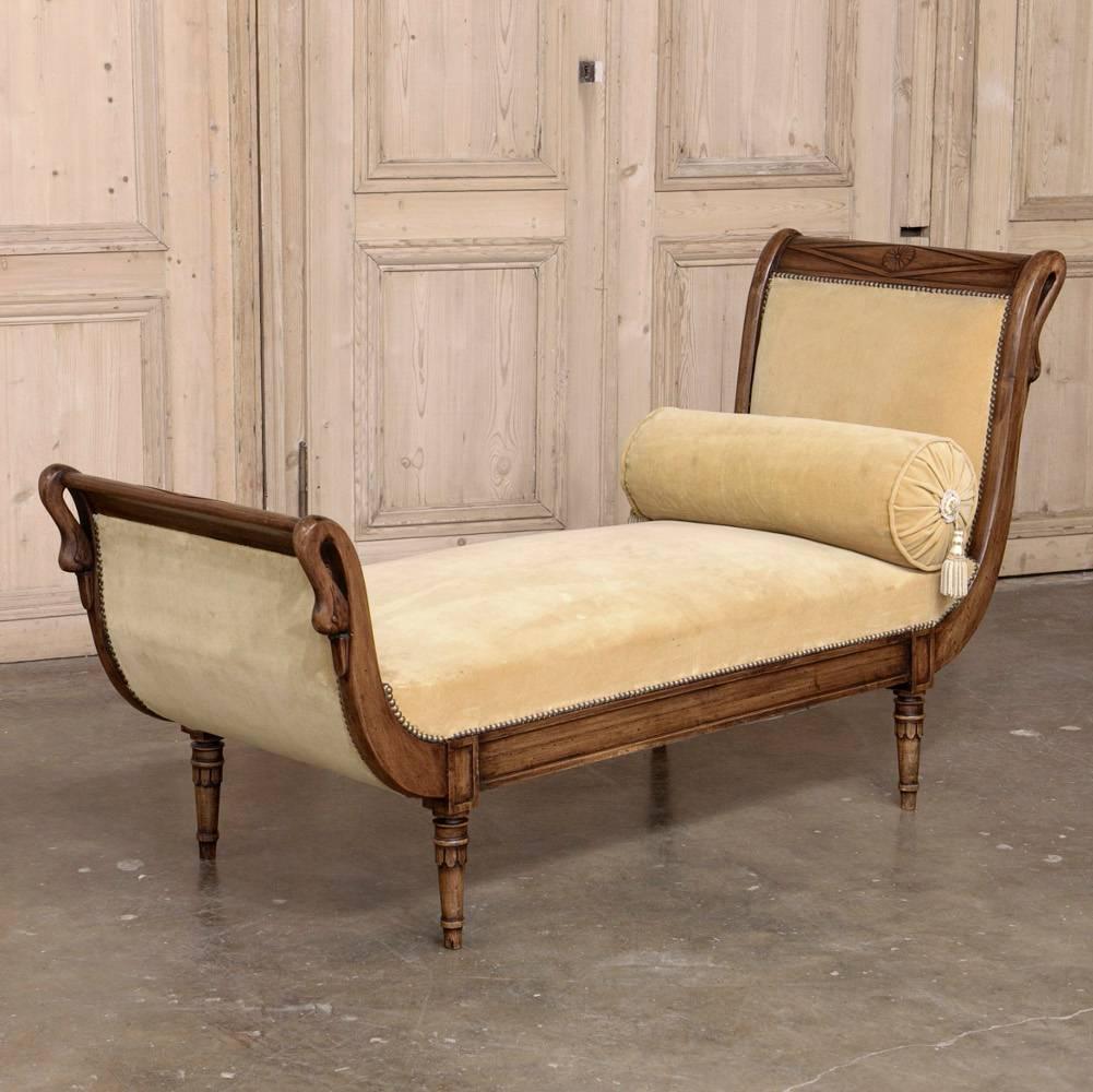 Hand-Carved 19th Century French Directoire Style Chaise Longue