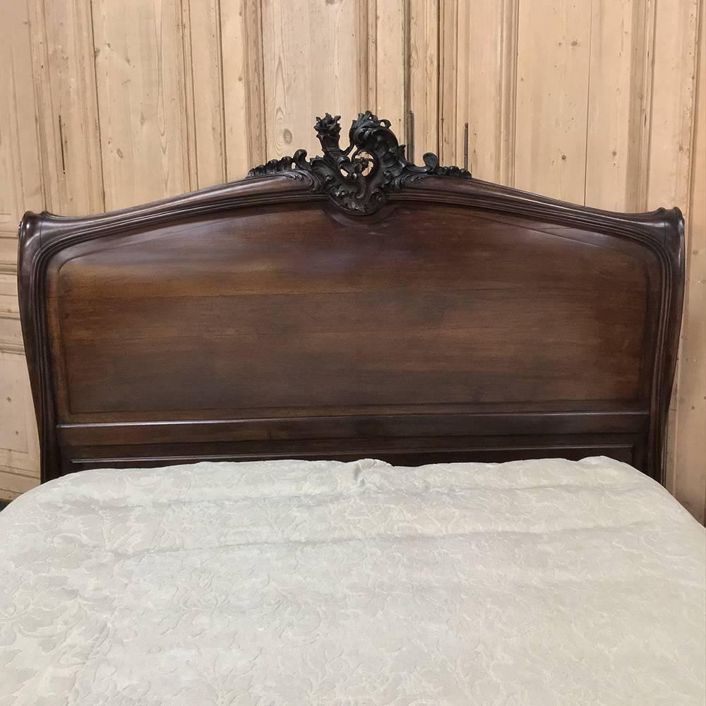 19th Century French Louis XV Walnut Five-Piece Bedroom Suite In Good Condition In Dallas, TX