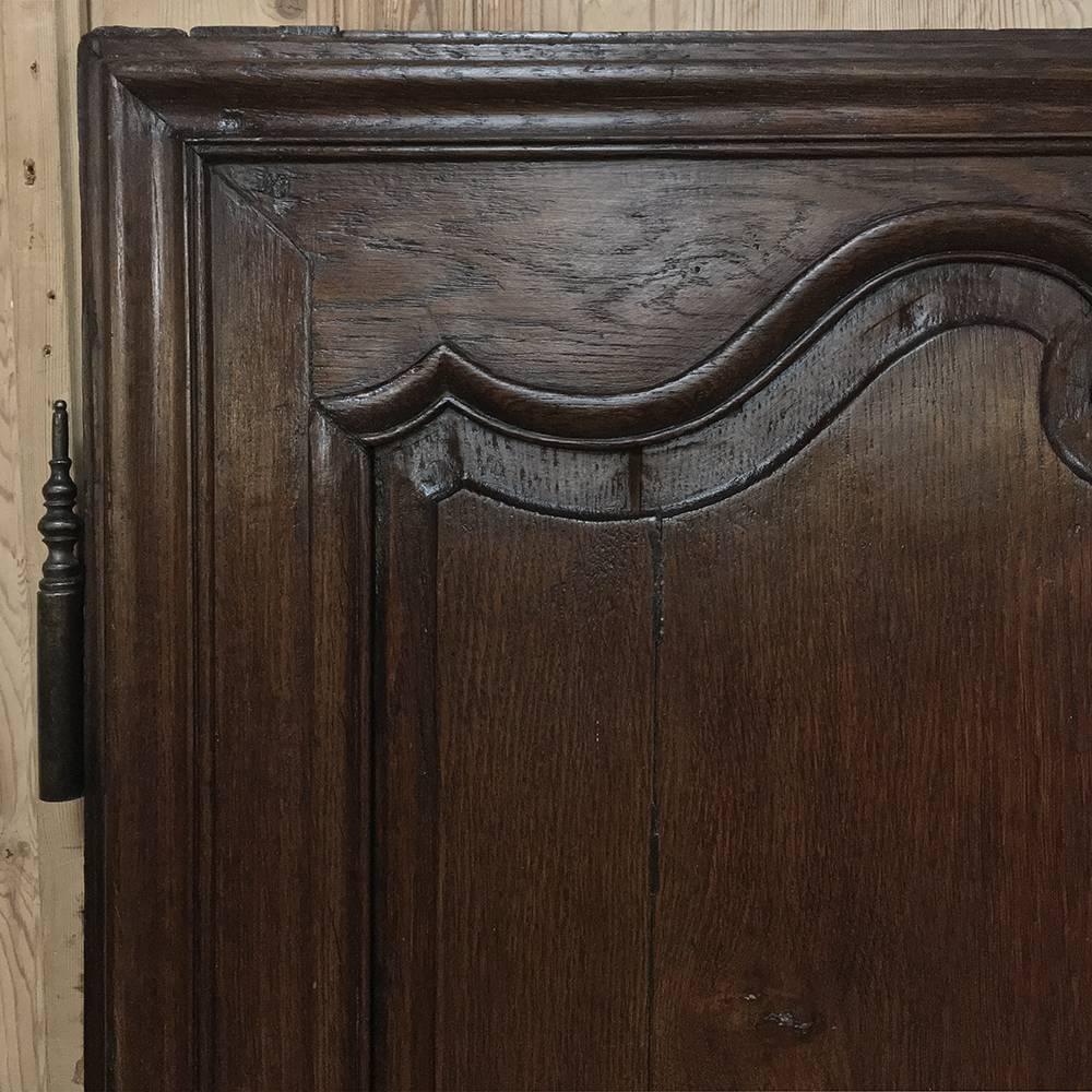 Hand-Carved Pair of 18th Century Country French Oak Armoire Doors, Plaquards