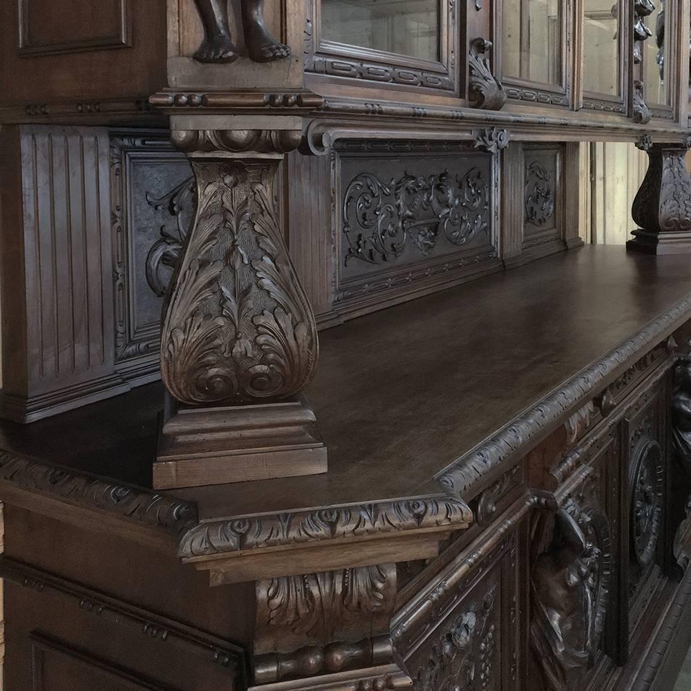 19th Century, Italian Renaissance Bar in Hand-Carved Walnut 4