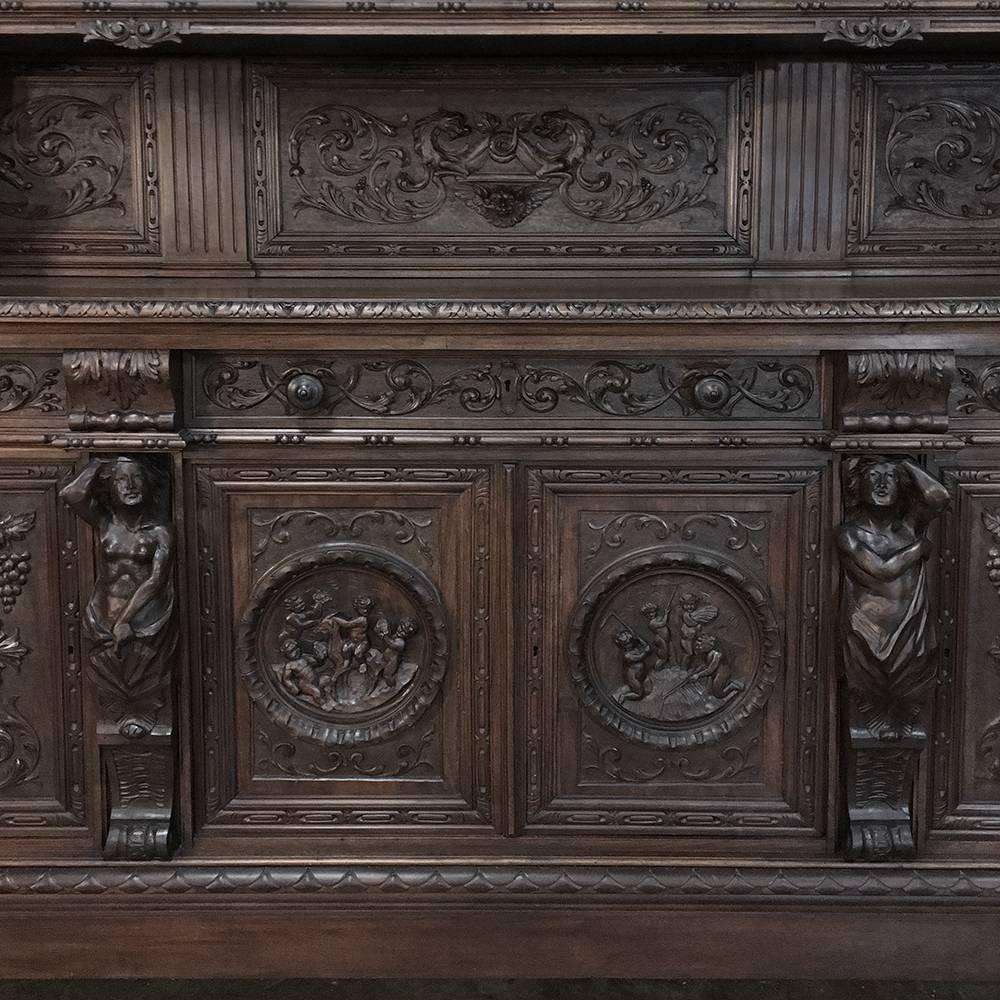 19th Century, Italian Renaissance Bar in Hand-Carved Walnut 5