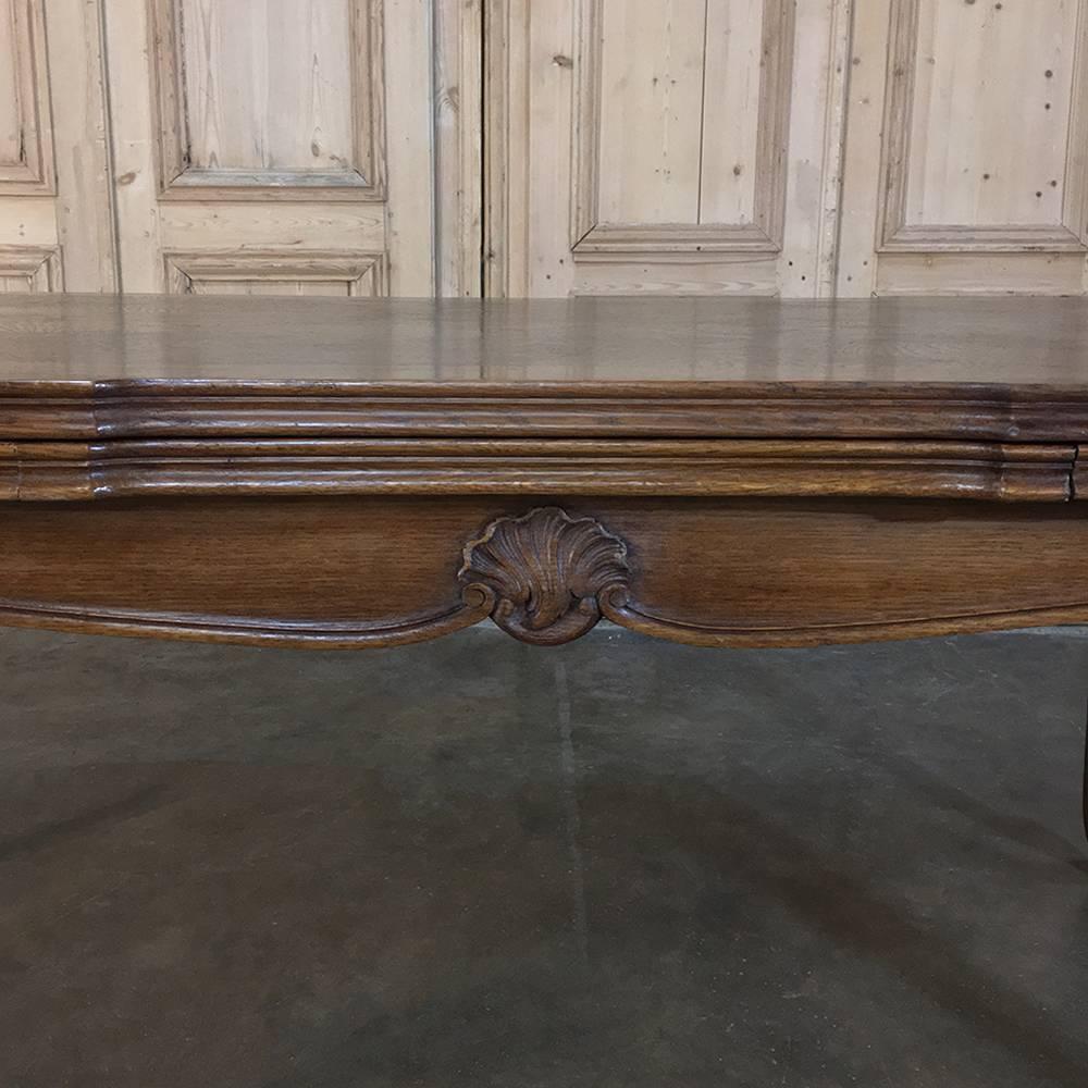 Antique Country French Draw-Leaf Dining Table In Good Condition In Dallas, TX