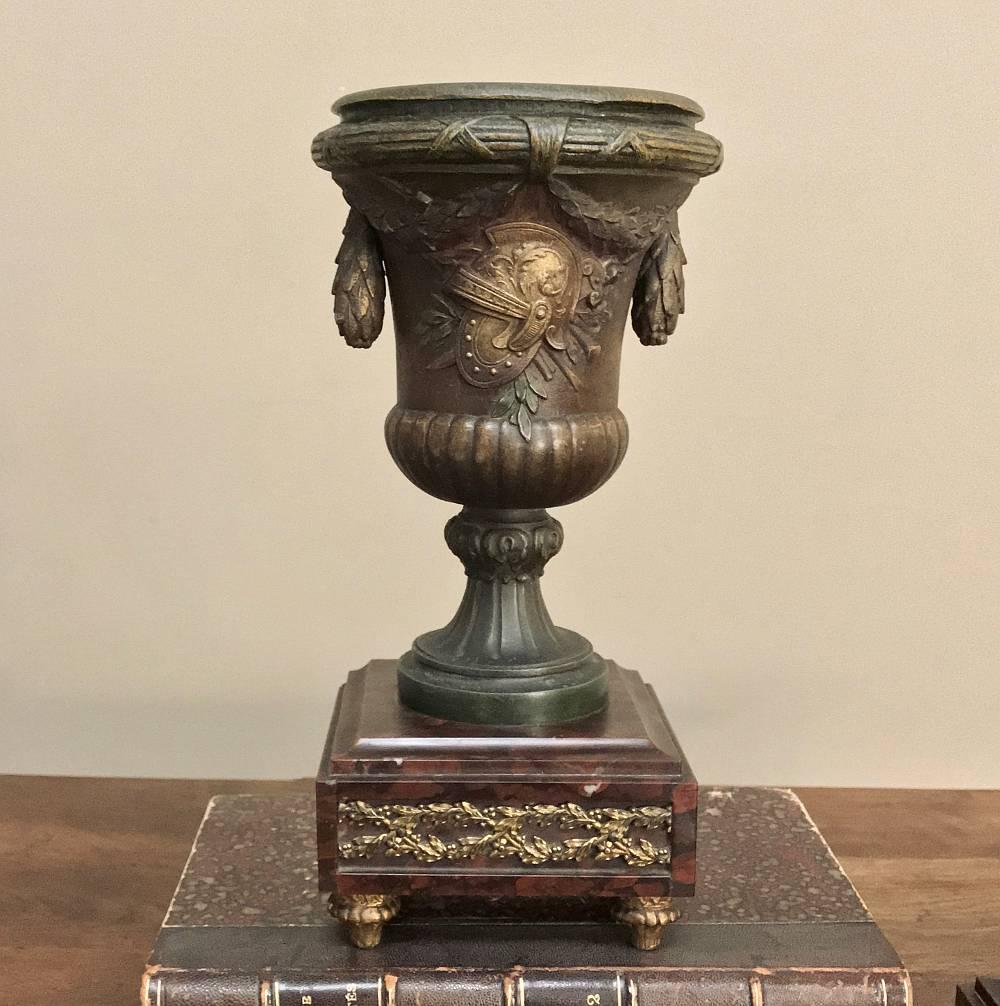 Pair of 19th Century French Mantel Urns, circa 1890 For Sale 2