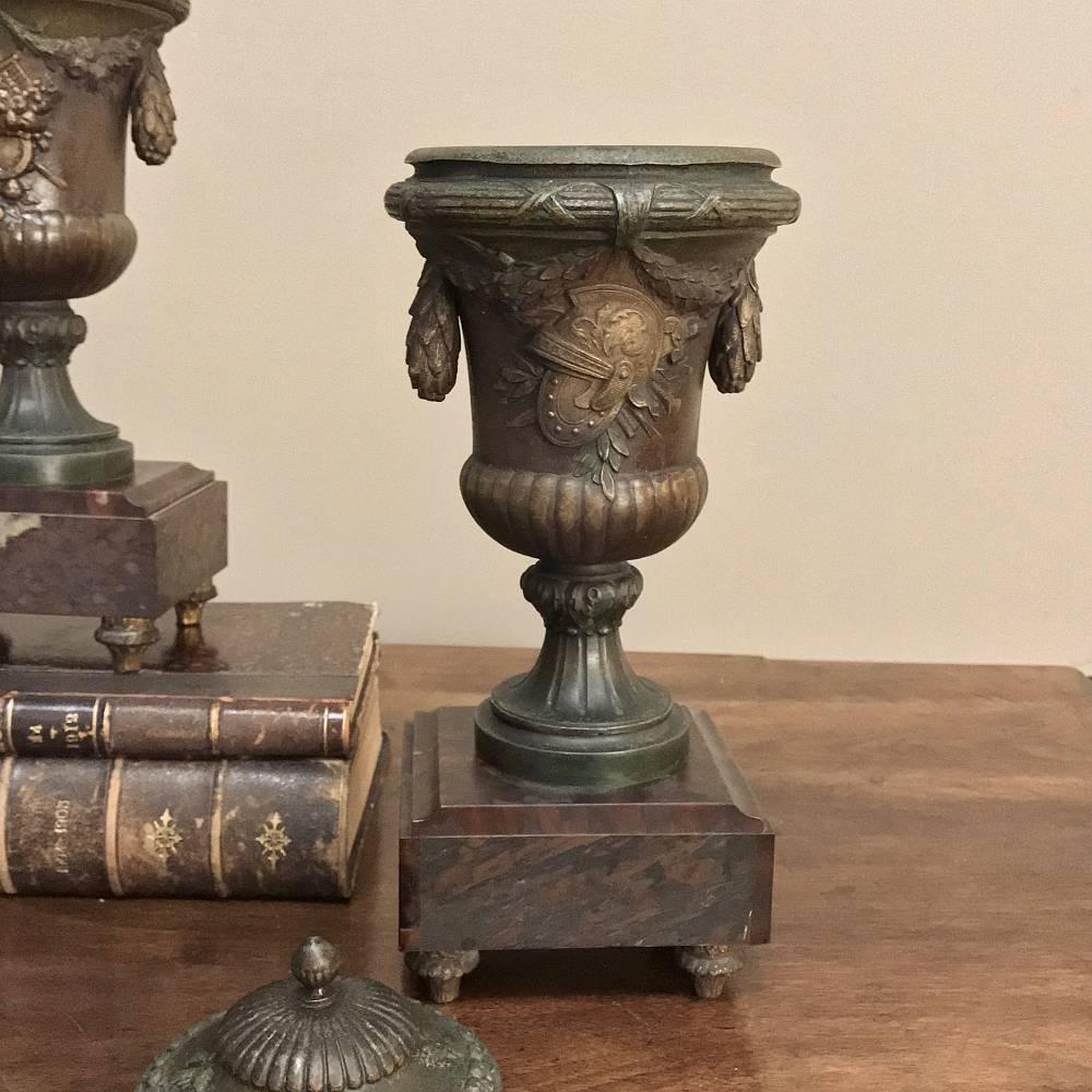 Pair of 19th Century French Mantel Urns, circa 1890 For Sale 1