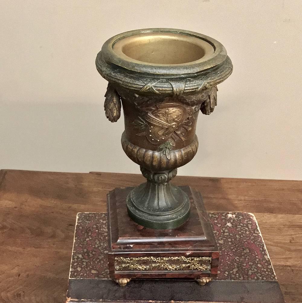 Spelter Pair of 19th Century French Mantel Urns, circa 1890 For Sale