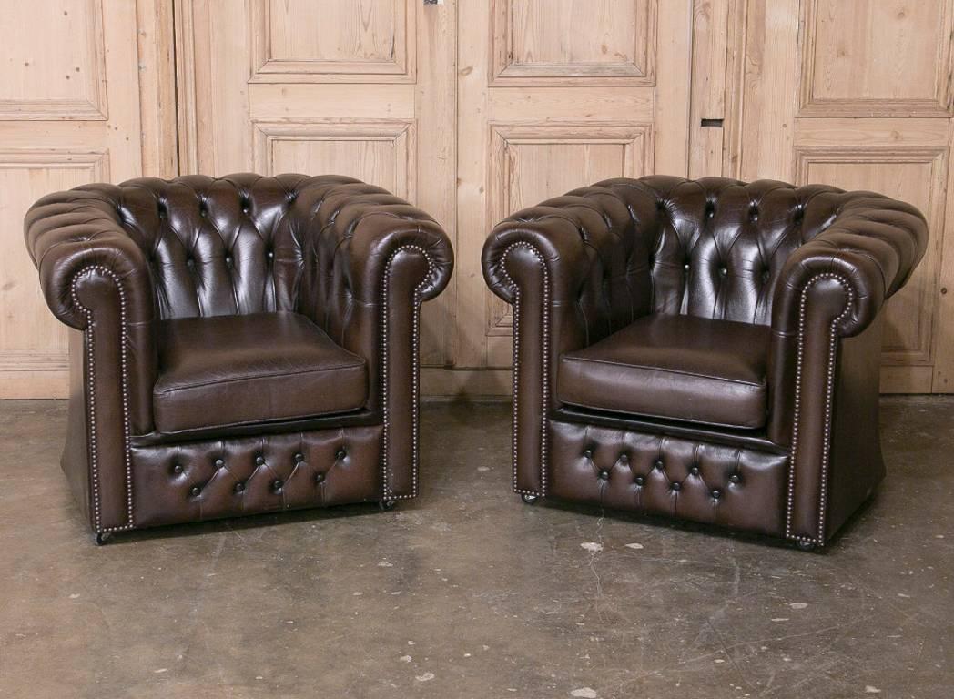 Leather Chesterfield Sofa, Loveseat and Pair of Armchairs In Excellent Condition In Dallas, TX