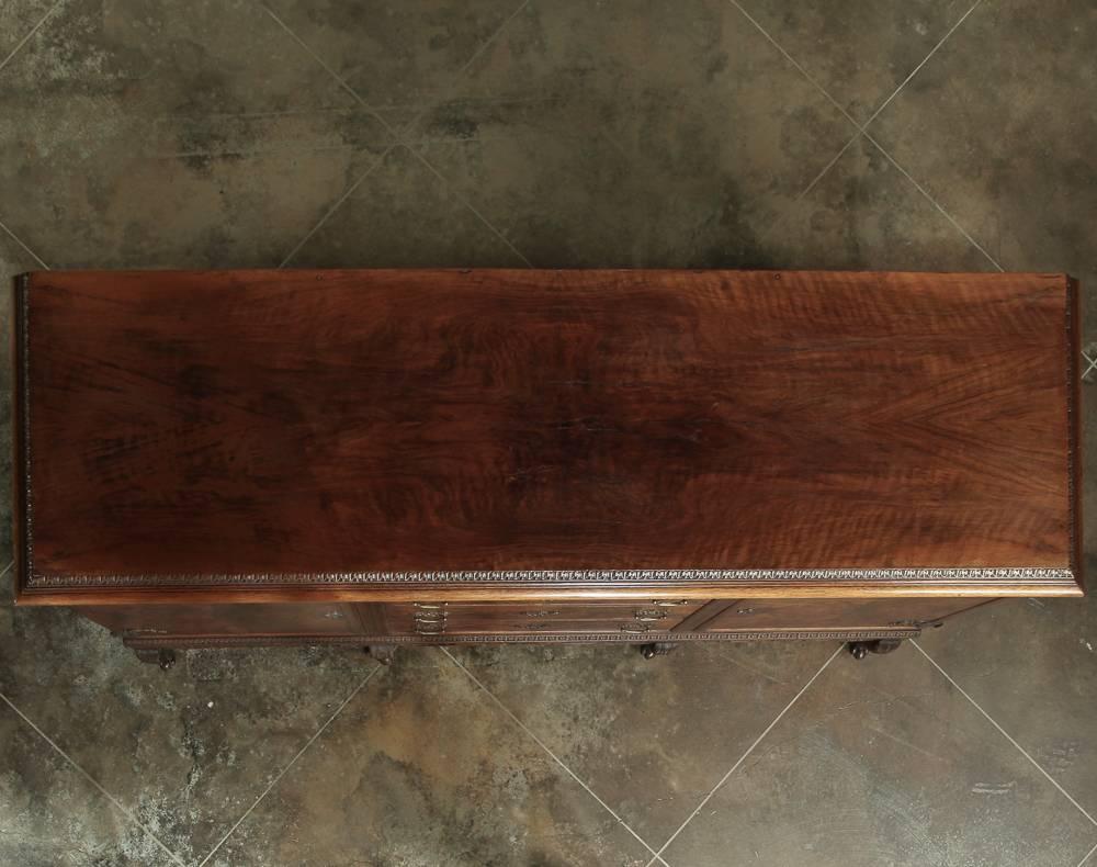 Antique English Walnut Chippendale Sideboard In Excellent Condition In Dallas, TX