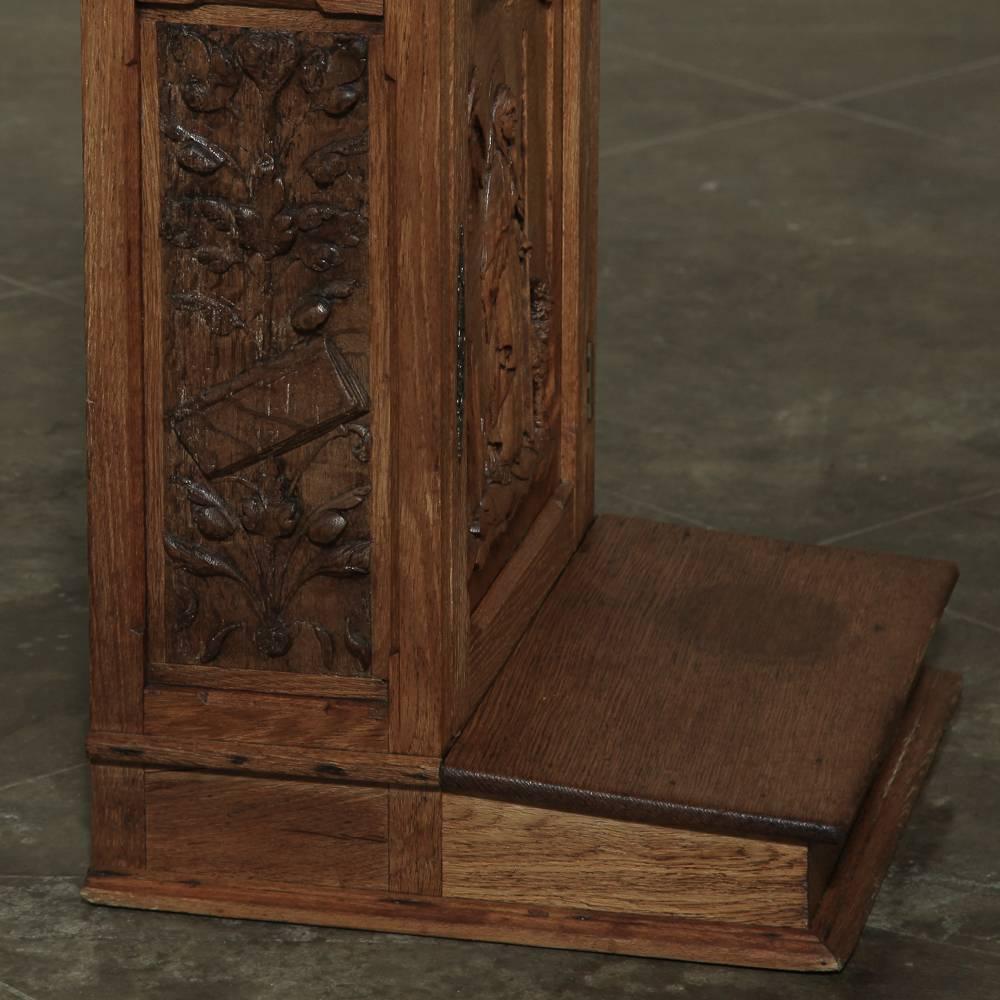 Hand-Carved 19th Century Gothic Prayer Kneeler or Prie Dieu
