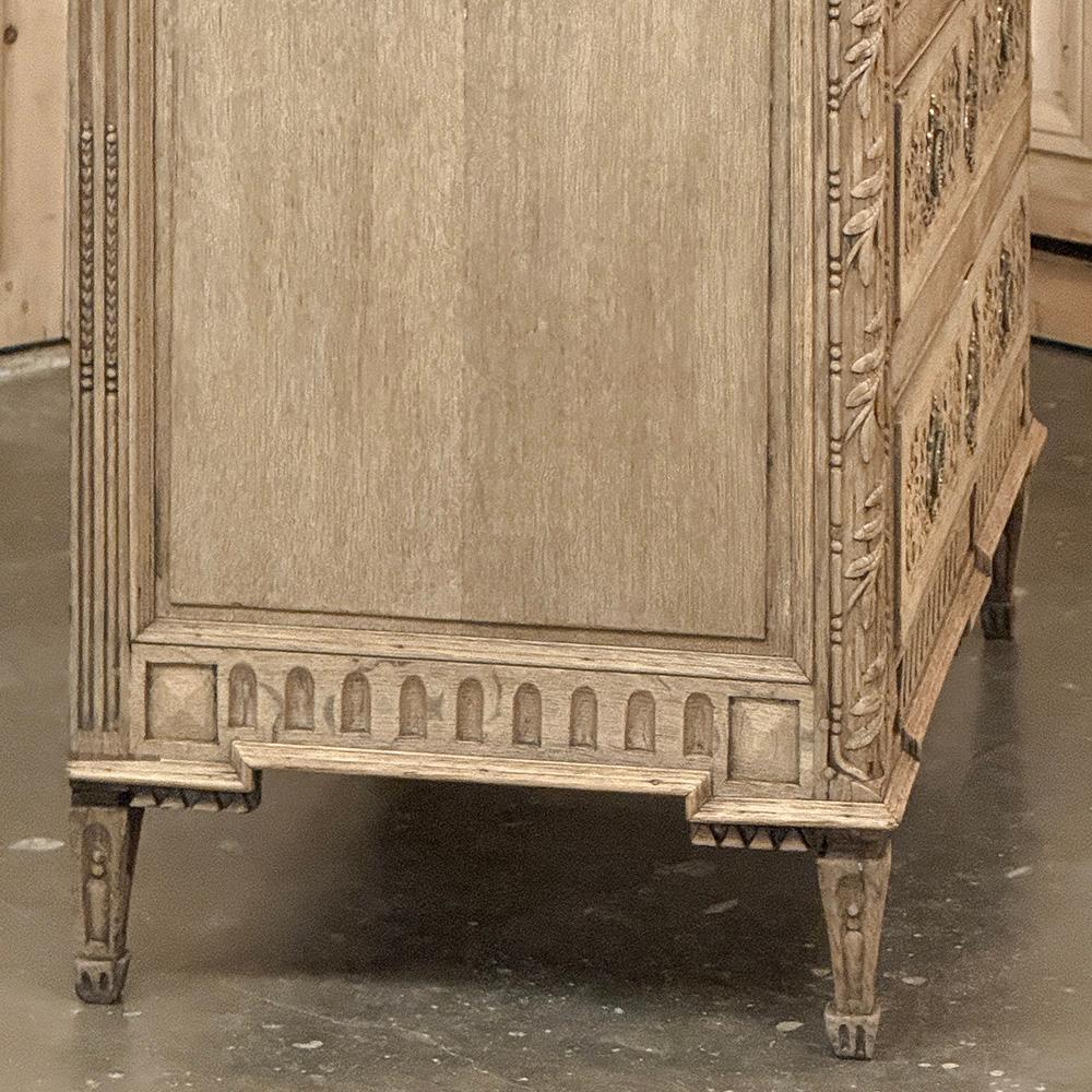 18th Century French Louis XVI Commode in Stripped Oak For Sale 6