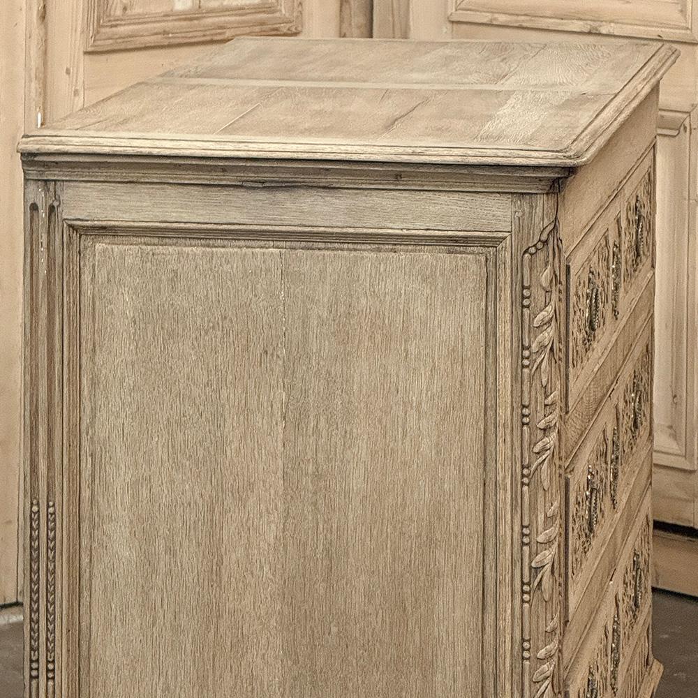 18th Century French Louis XVI Commode in Stripped Oak For Sale 5