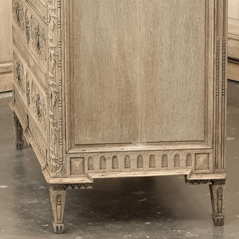 18th Century French Louis XVI Commode in Stripped Oak For Sale 8