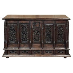 Credenza gotica francese del XIX secolo