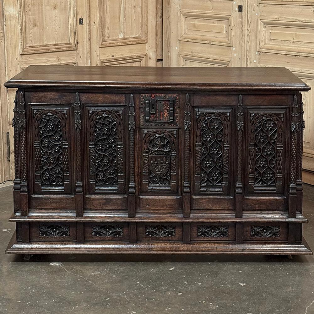 Francese Credenza gotica francese del XIX secolo in vendita