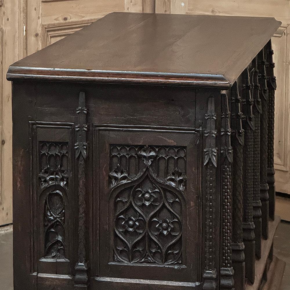 Credenza gotica francese del XIX secolo in vendita 4