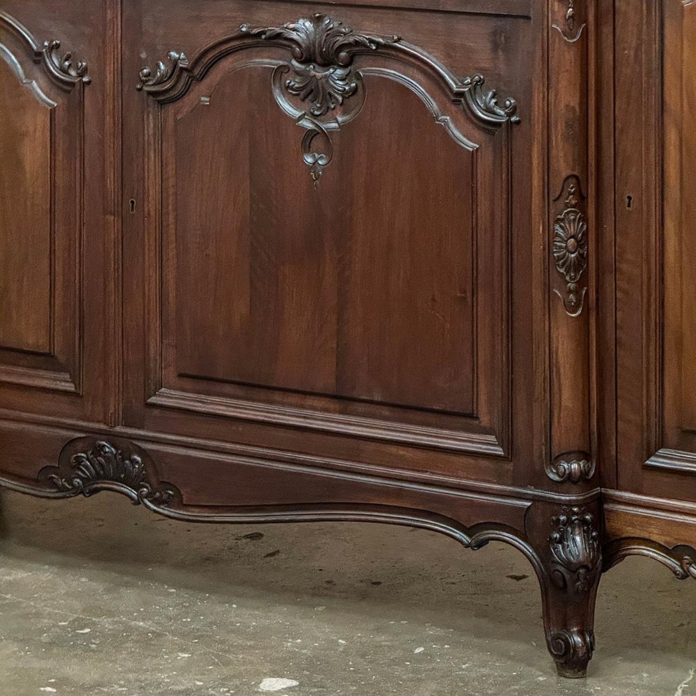 Antique French Louis XIV Walnut Round Side Marble Top Buffet For Sale 5