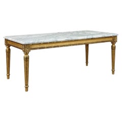Tavolino francese in stile Luigi XVI in legno dorato con marmo di Carrara
