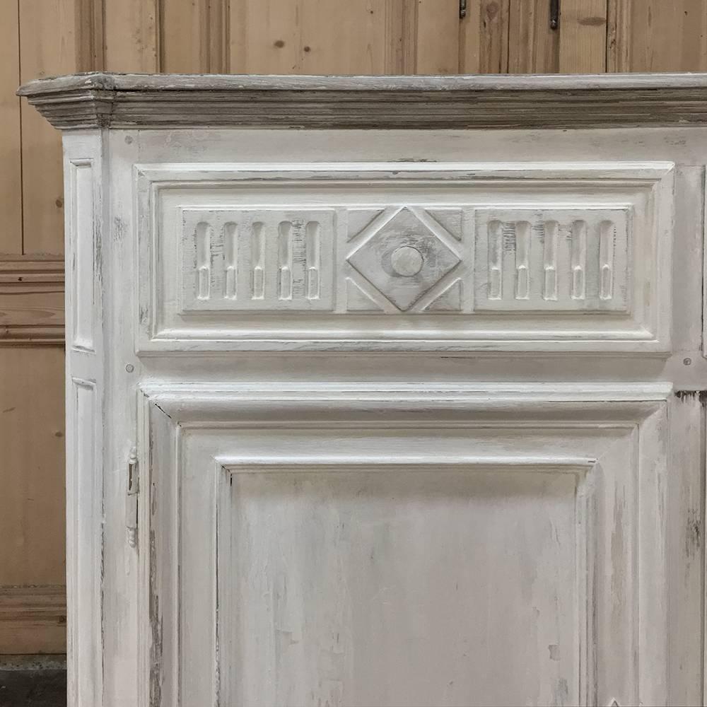 18th Century Country French Louis XVI Painted Buffet For Sale 4