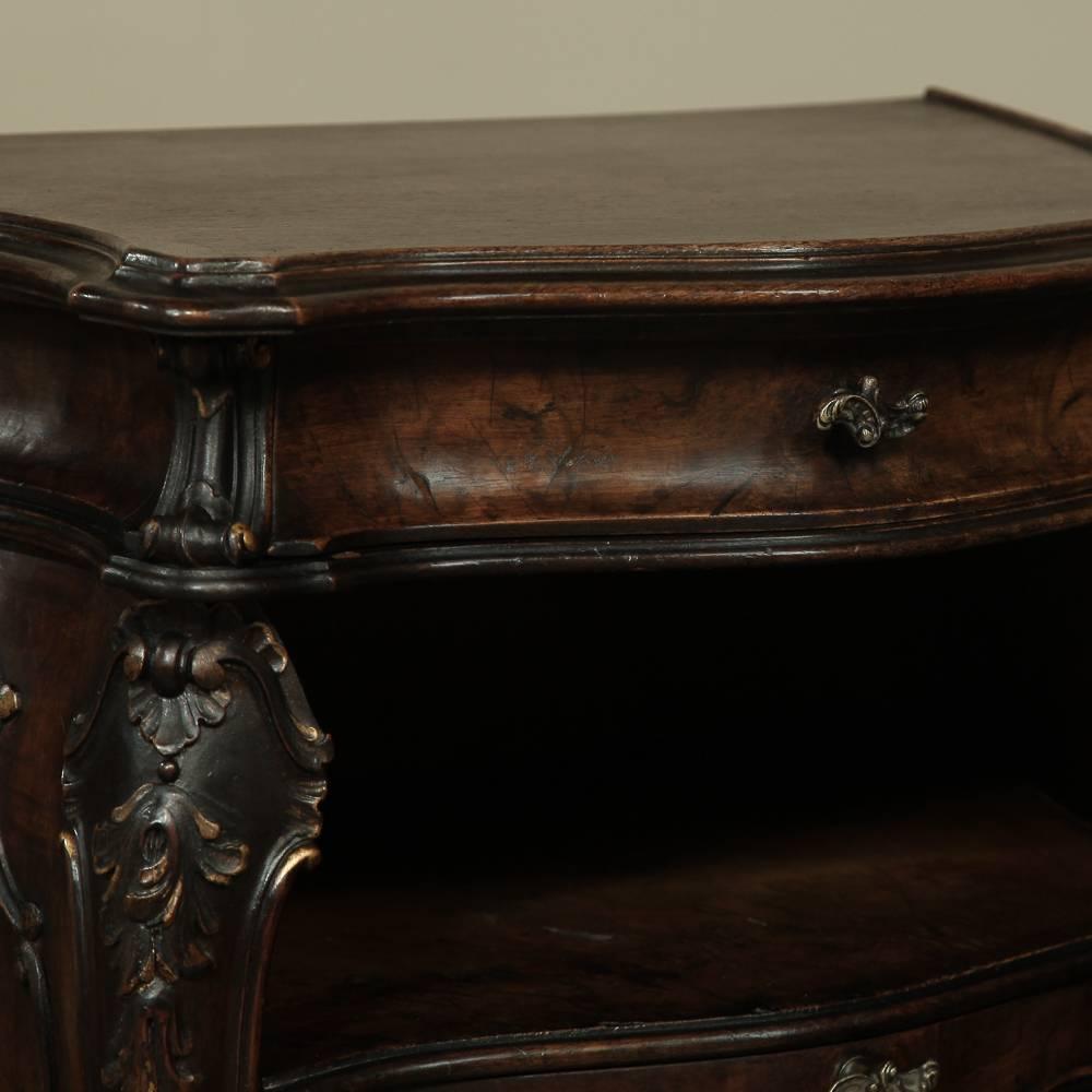 Pair of Italian Rococo Burled Walnut Bombe Nightstands In Excellent Condition In Dallas, TX