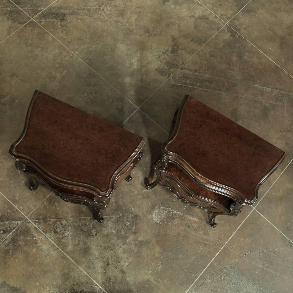 Pair of Italian Rococo Burled Walnut Bombe Nightstands 1