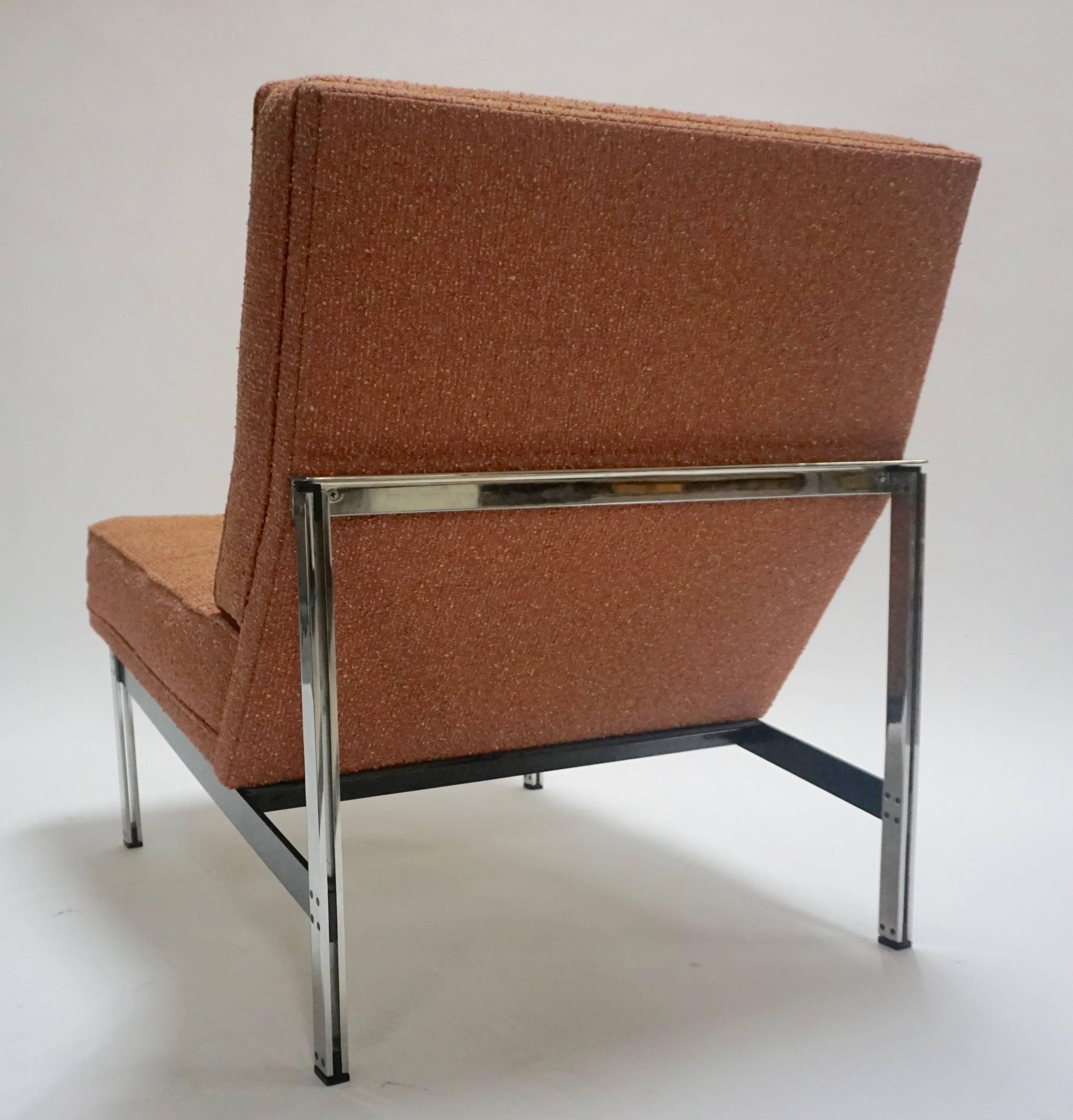 1960 Pair of Knoll Parallel Bar Lounge Chairs In Excellent Condition In Hudson, NY