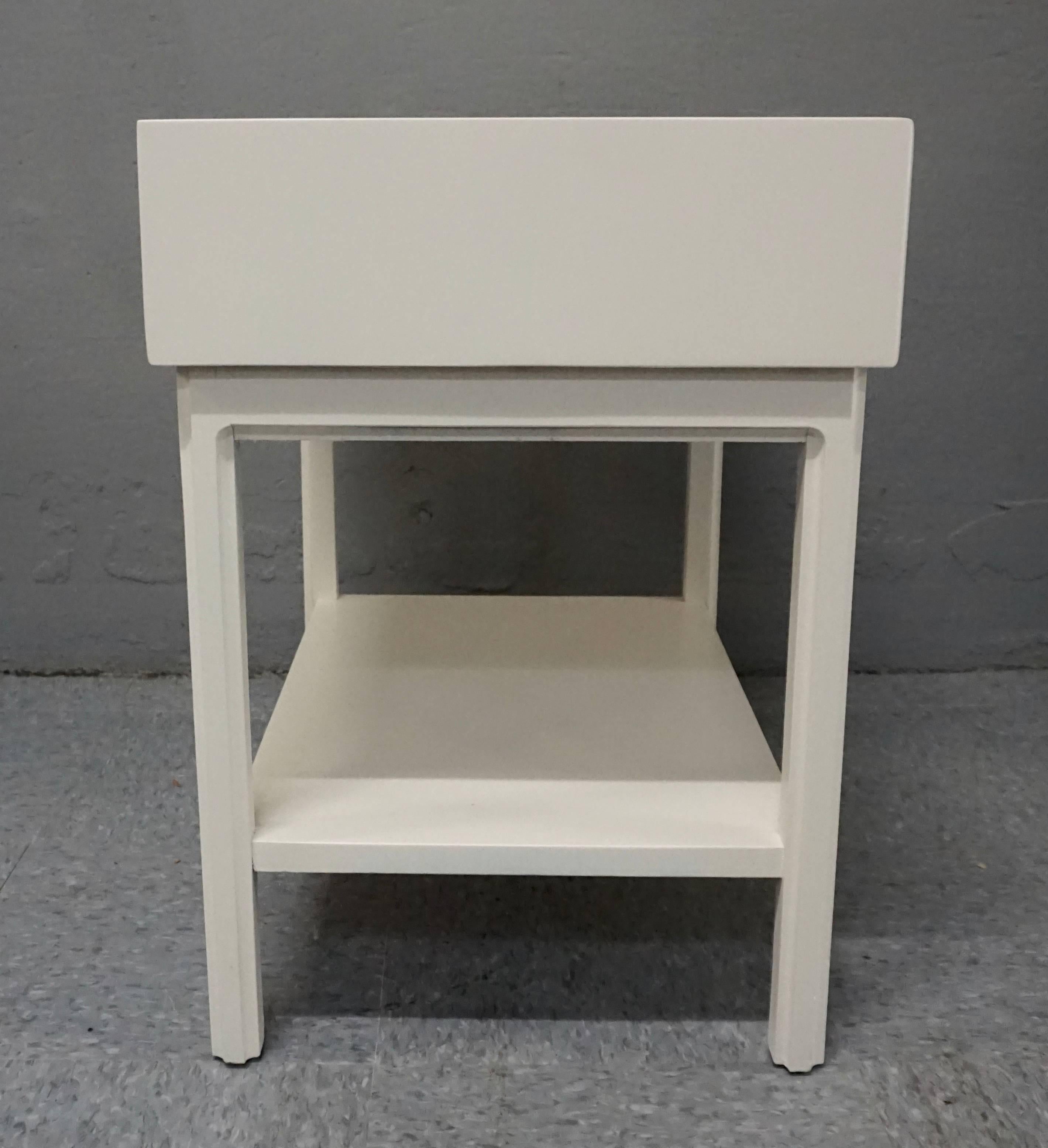 Mid-Century Modern 1960 Milo Baughman Style Nightstands in White Lacquer For Sale