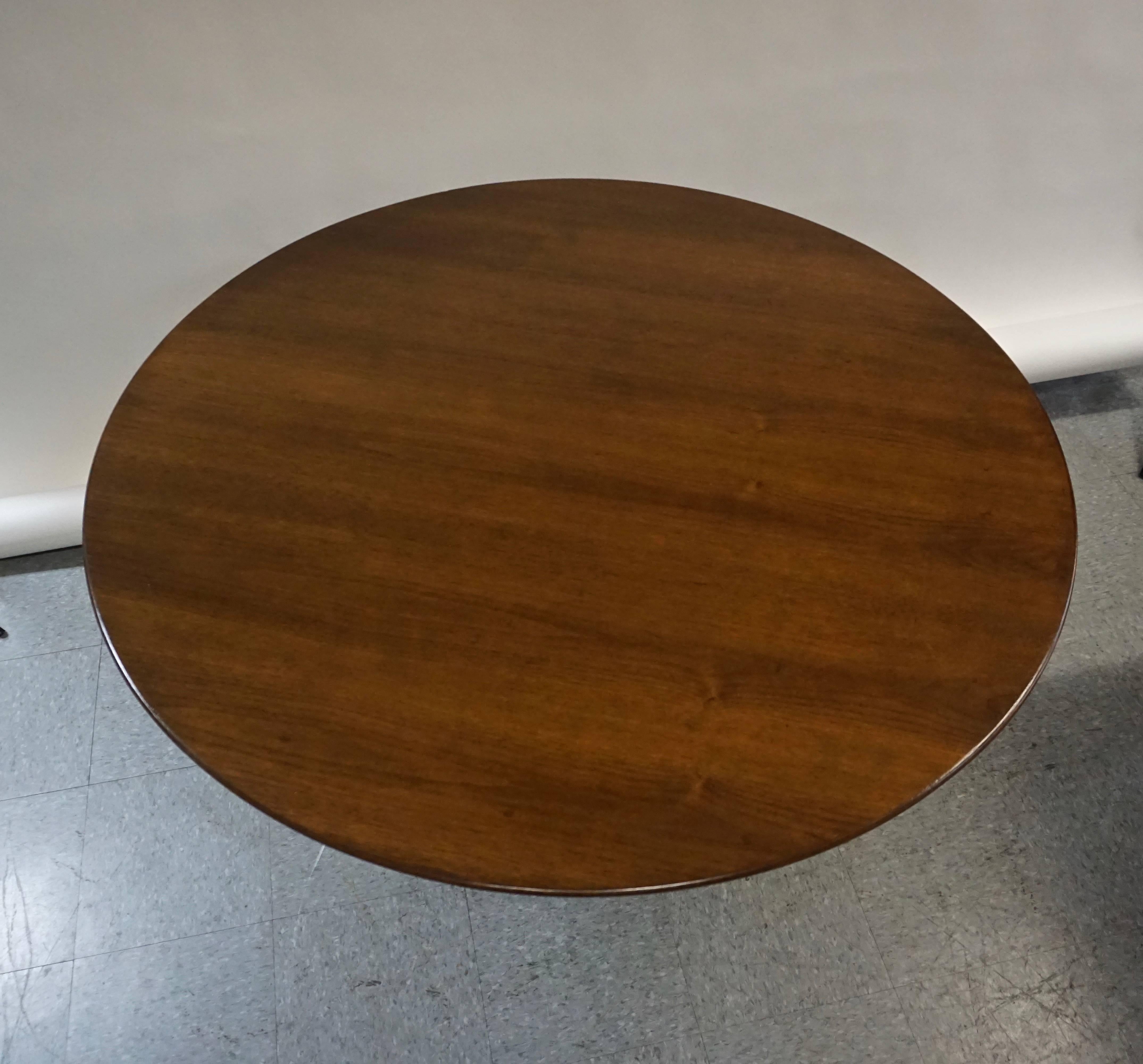 Mid-Century Modern 1960 Saarinen Tulip Table