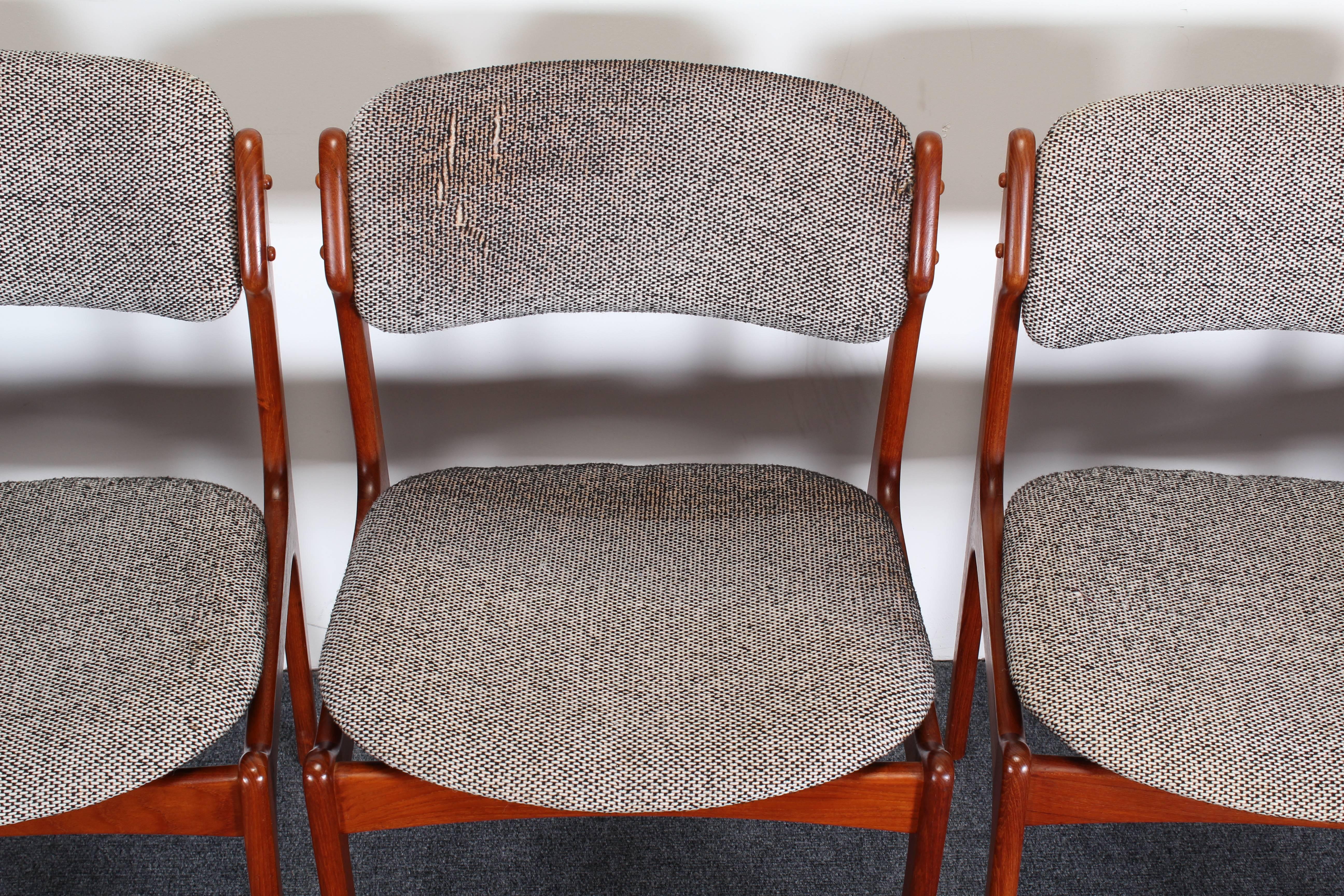 Set of Five Model 49 Teak Dining Chairs by Erik Buch for Oddense Maskinsinedkeri In Good Condition In Hamburg, PA