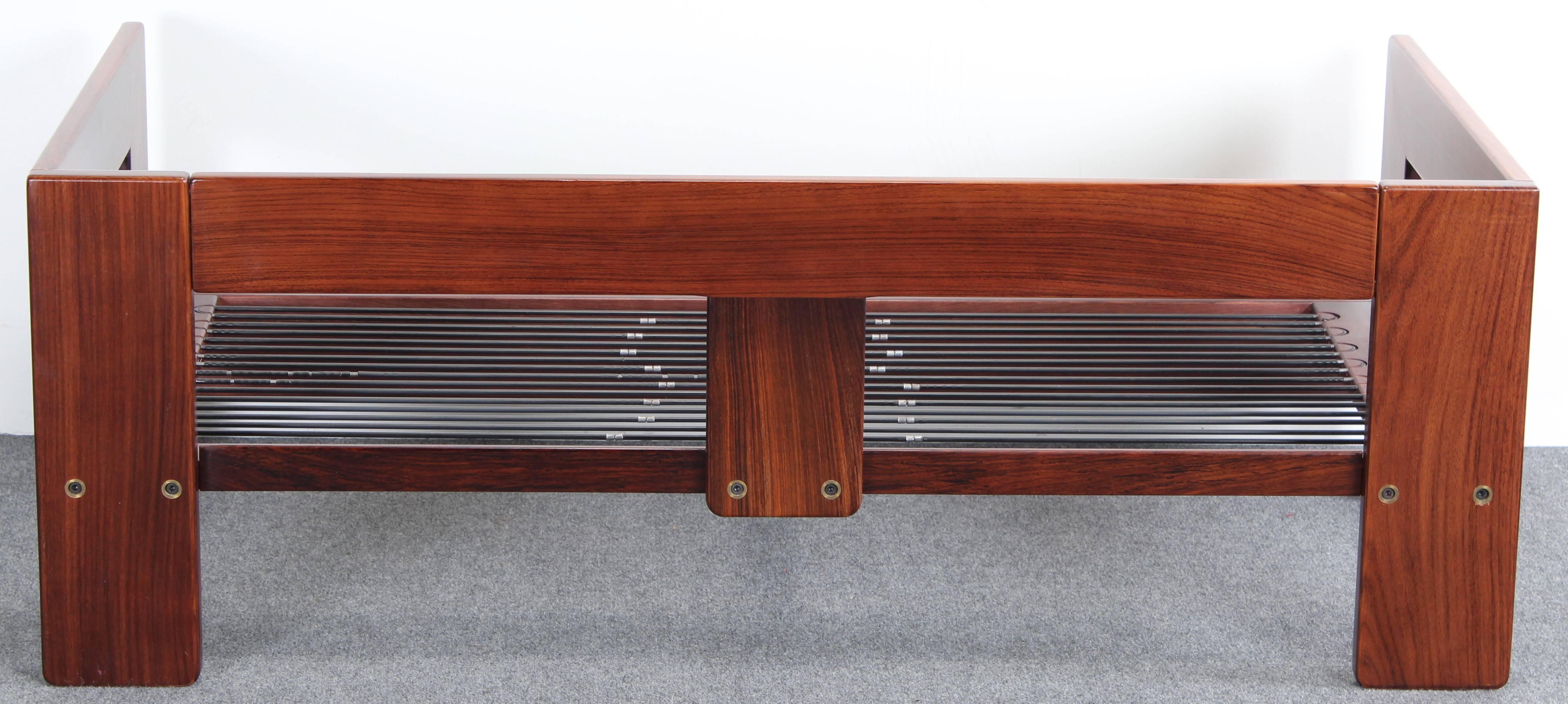 Tobia Scarpa for Knoll Rosewood Bastiano Settee, 1960 In Good Condition In Hamburg, PA