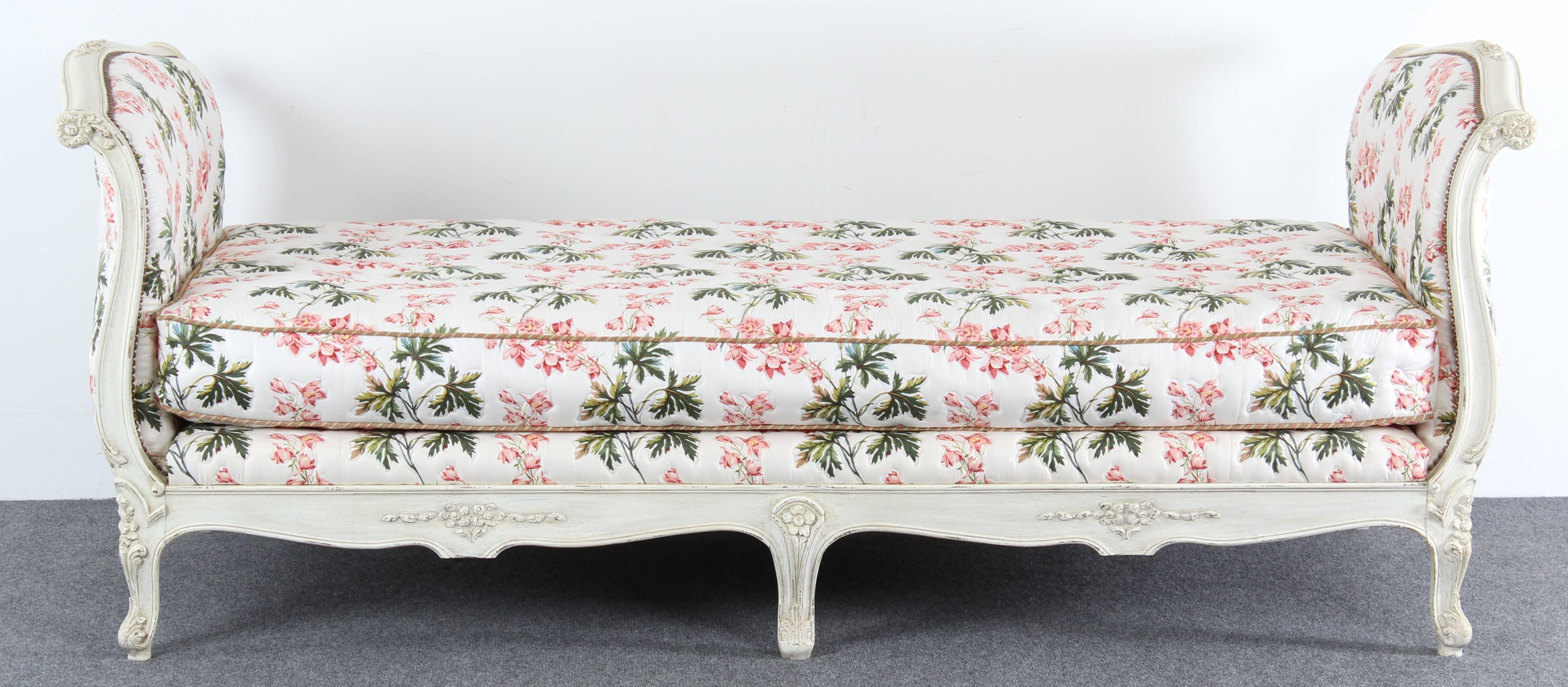 Late 20th Century Louis XV Style Carved Daybed, 1990