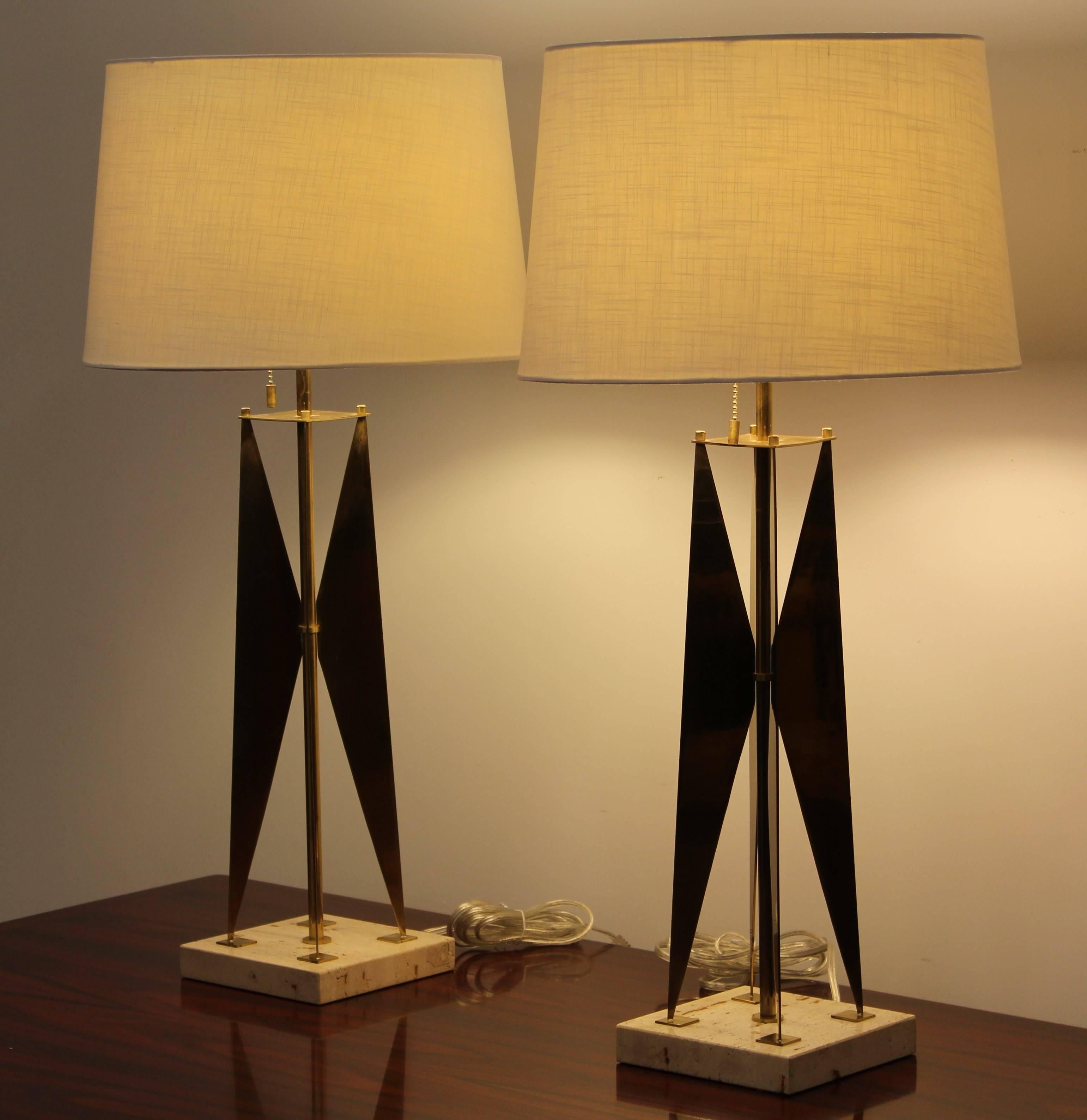 Mid-Century Modern Pair of Gerald Thurston Style Brass and Travertine Marble Lamps, 1970