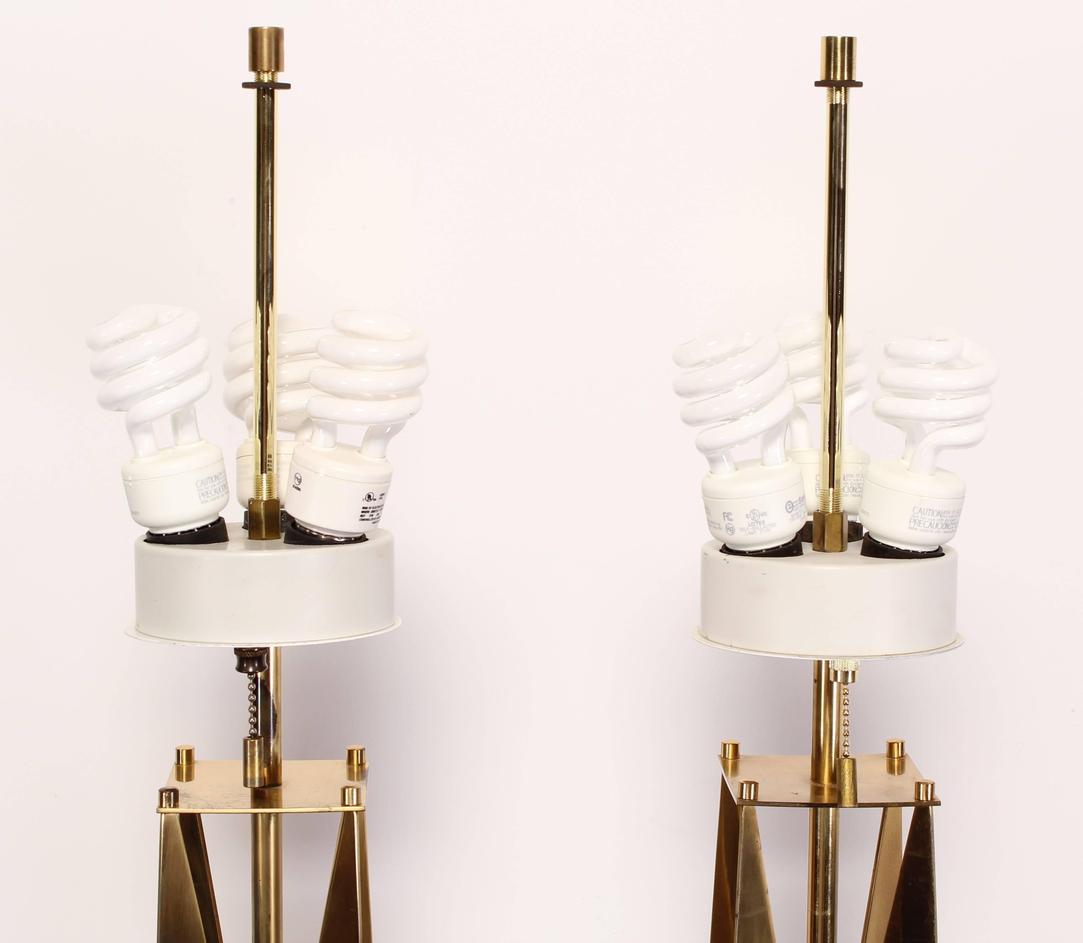 Pair of Gerald Thurston Style Brass and Travertine Marble Lamps, 1970 In Good Condition In Hamburg, PA