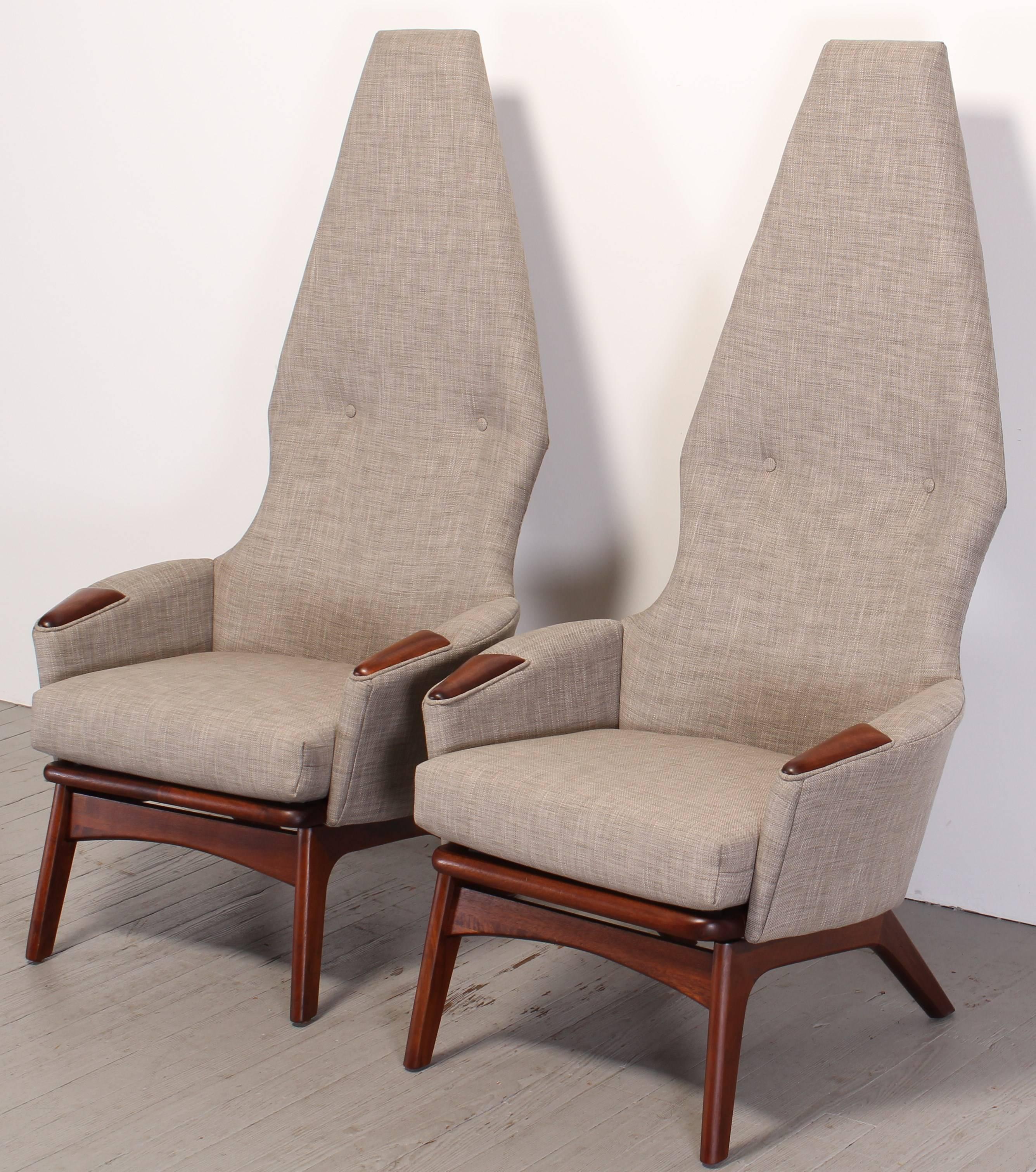 Adrian Pearsall Pair of Walnut Chairs for Craft Associates Model #2056-C, 1960 In Excellent Condition In Hamburg, PA