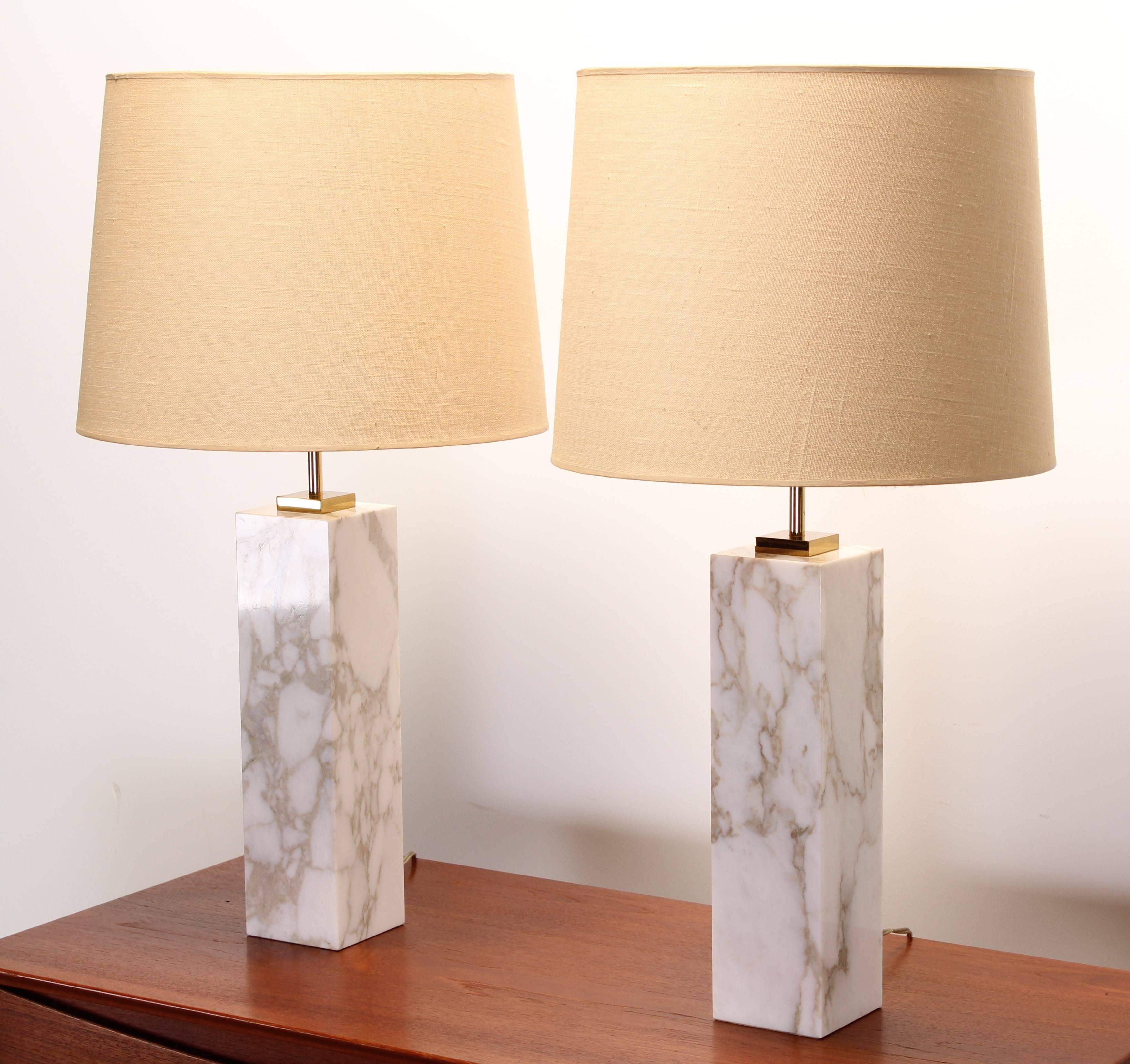 Mid-Century Modern Pair of Marble Lamps Designed by T.H. Robsjohn-Gibbings for Hansen, 1970
