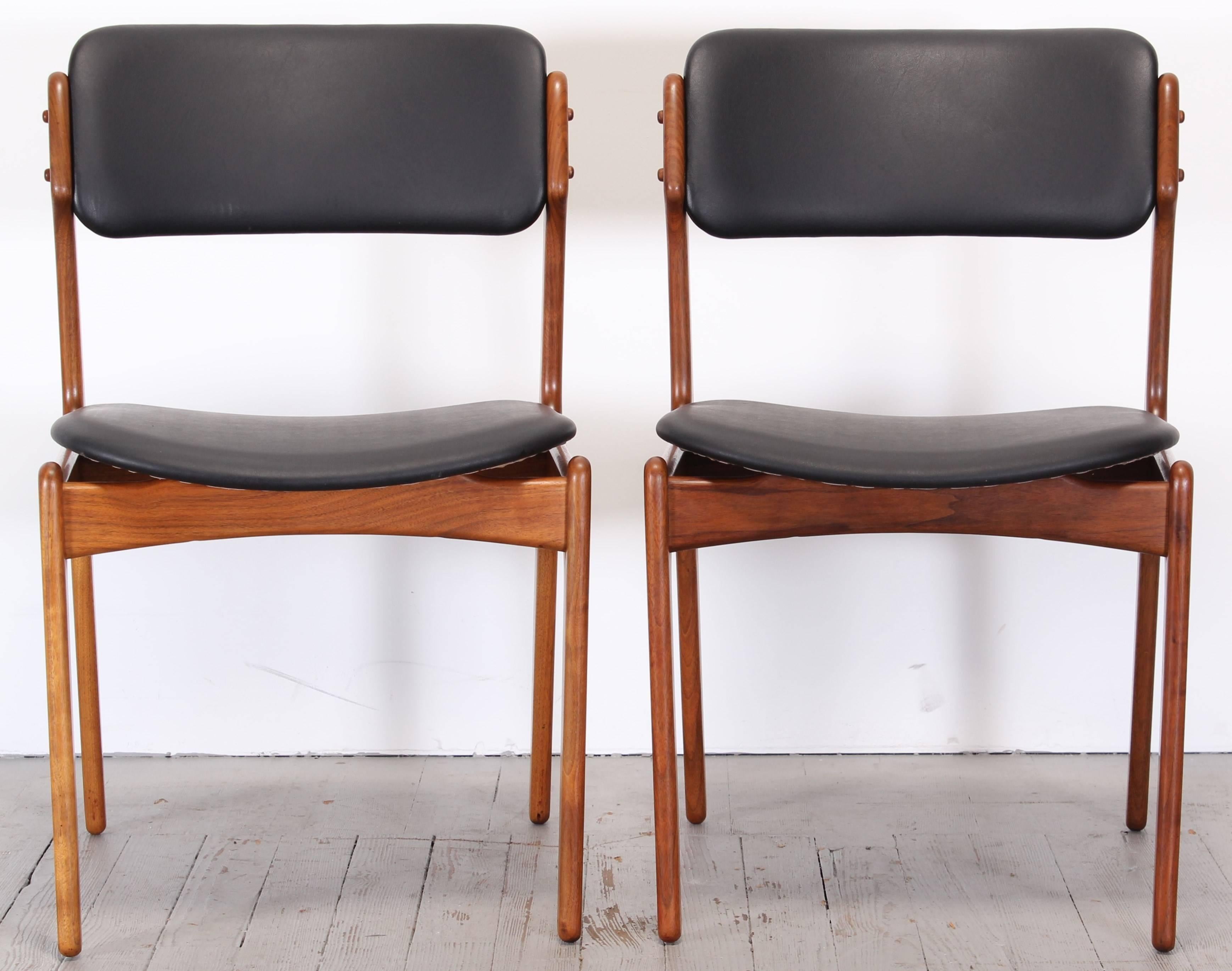 Scandinavian Modern Set of Six Dining Chairs Model 49 by Erik Buch for Oddense Maskinsinedkeri