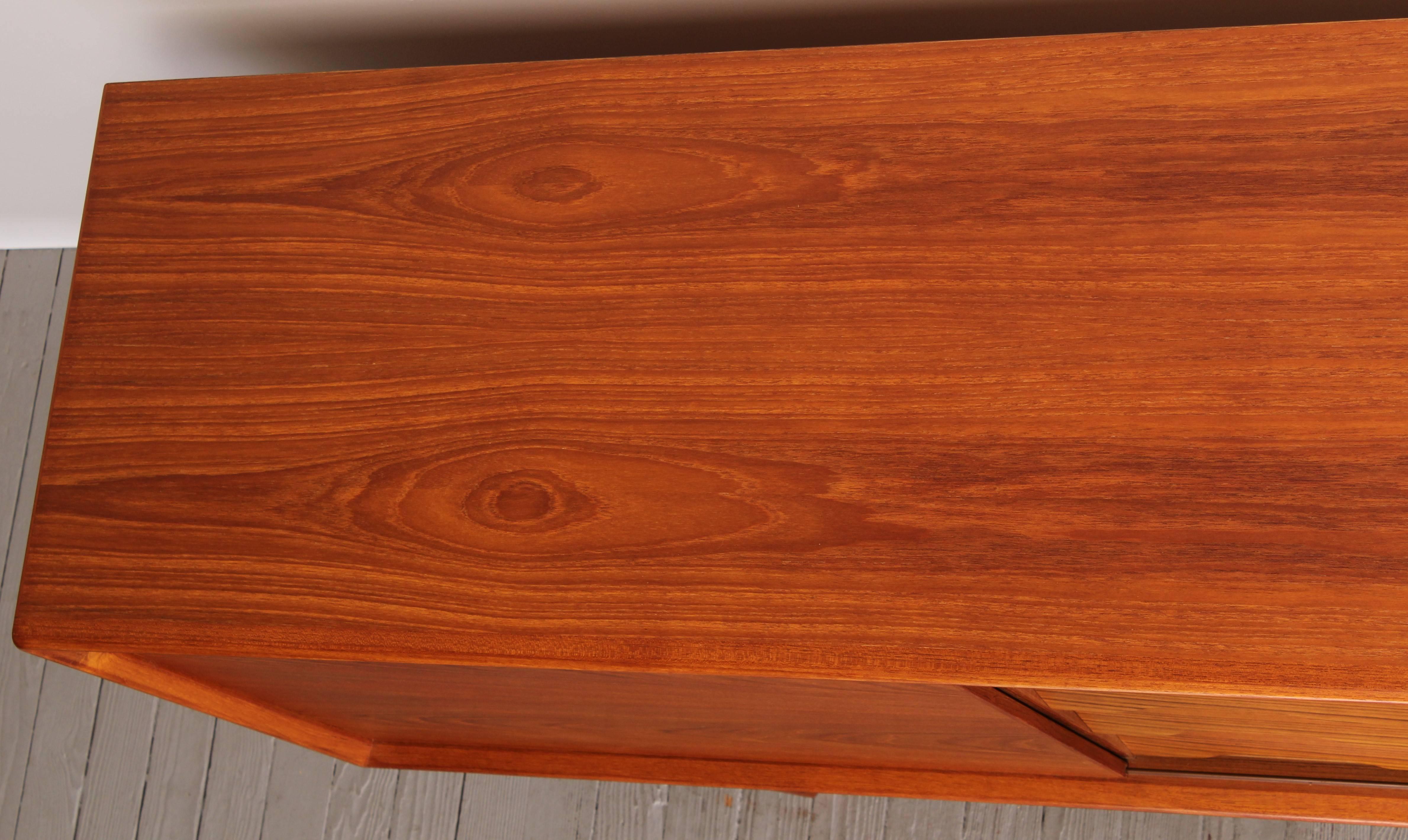 Danish Dyrlund Teak Credenza, 1960s  In Excellent Condition In Hamburg, PA