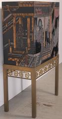 Cabinet chinoiserie de style David Hicks sur pied en laiton pour Maitland Smith:: 1970