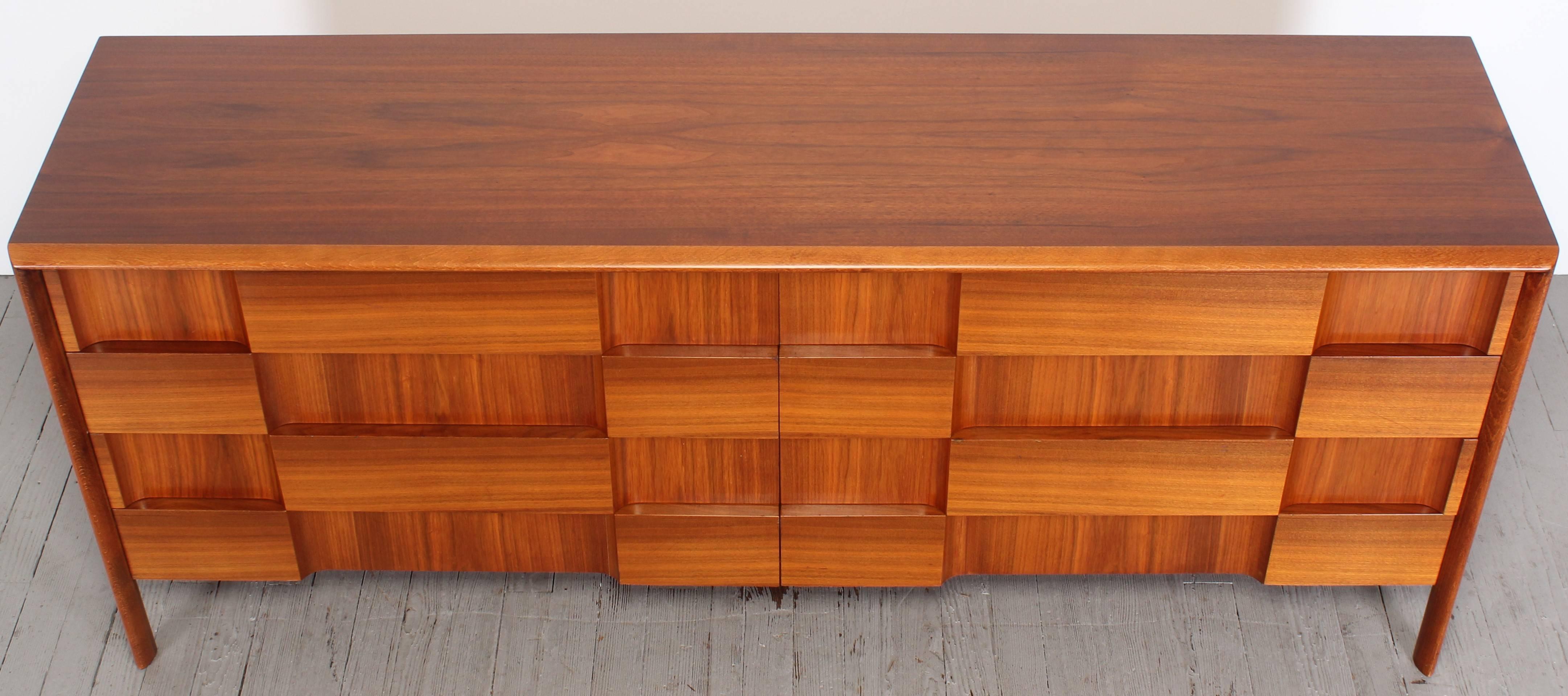 Edmund Spence Walnut Dresser, 1960s 1