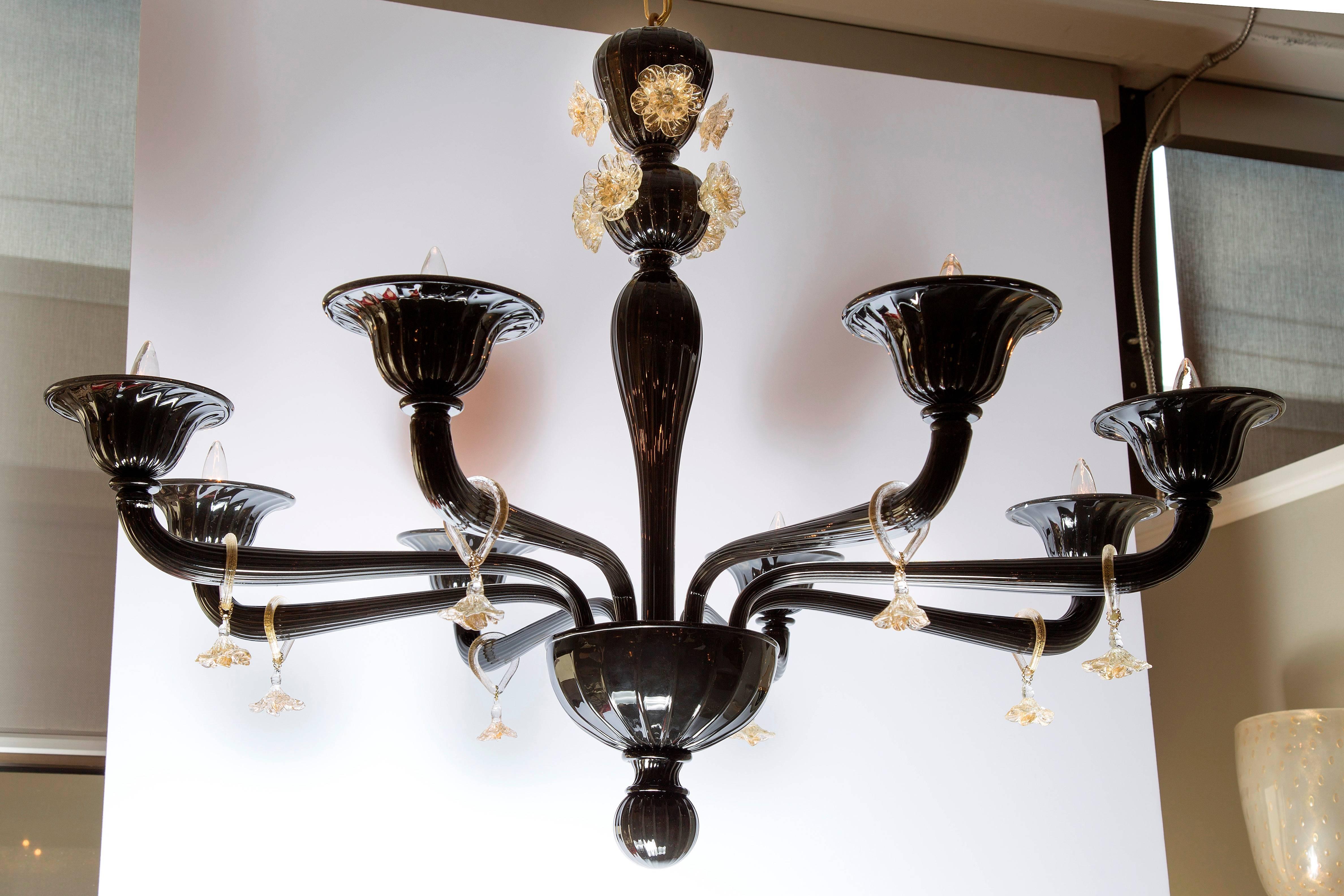 Large Black Murano Glass Chandelier In Excellent Condition In Houston, TX