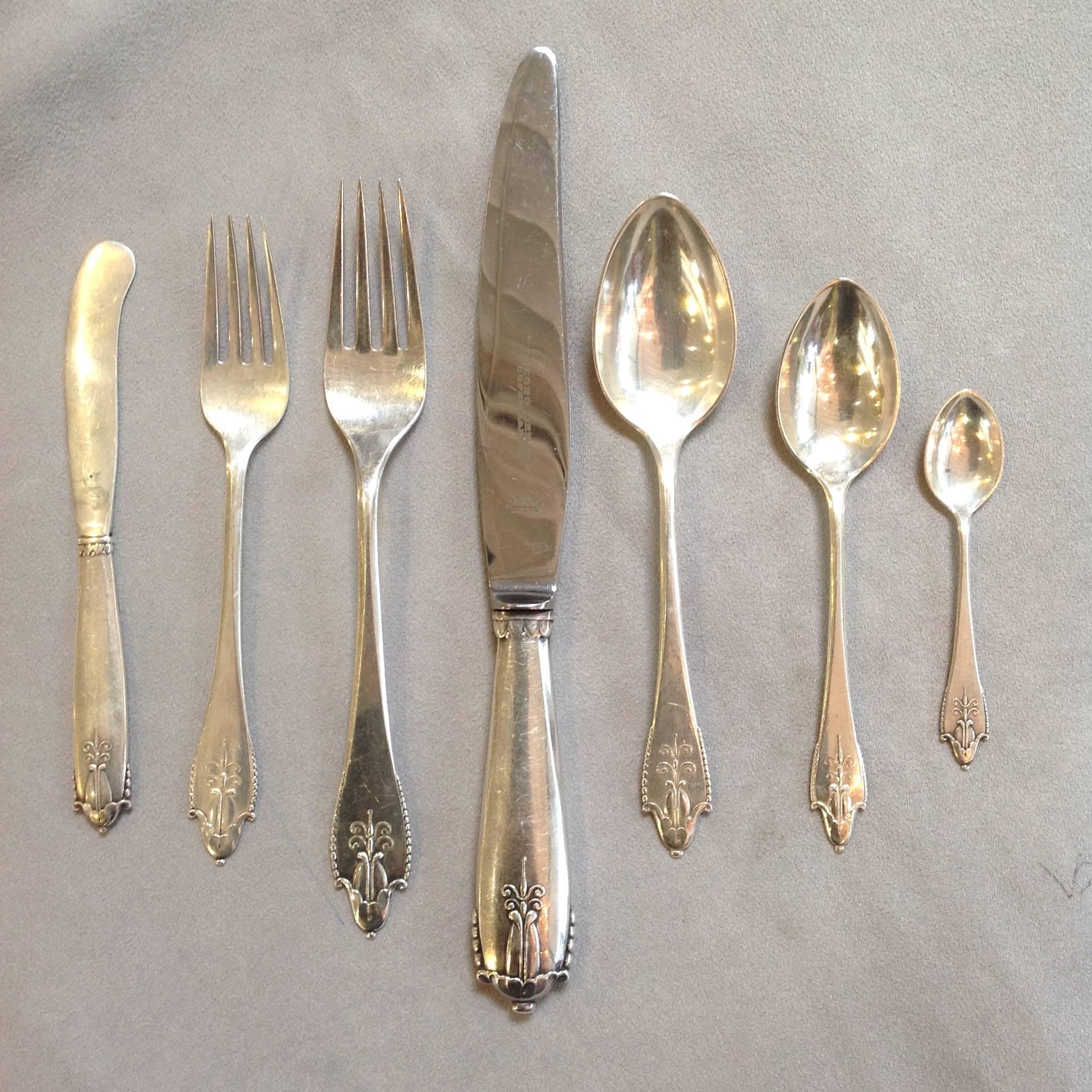 Georg Jensen Akkeleje Sterling Flatware Circa 1918 In Excellent Condition For Sale In Houston, TX