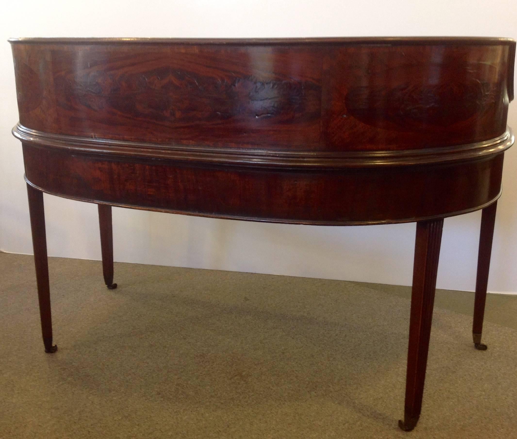 19th Century English Carlton House Desk, Early 1800s For Sale