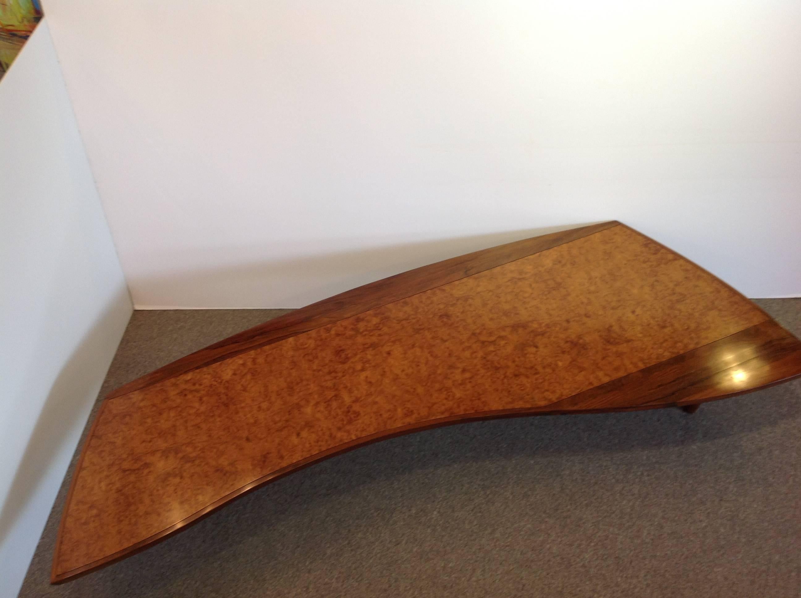 George Nakashima large coffee table made of solid rosewood and Carpathian elm designed for Widdicomb. It is 84