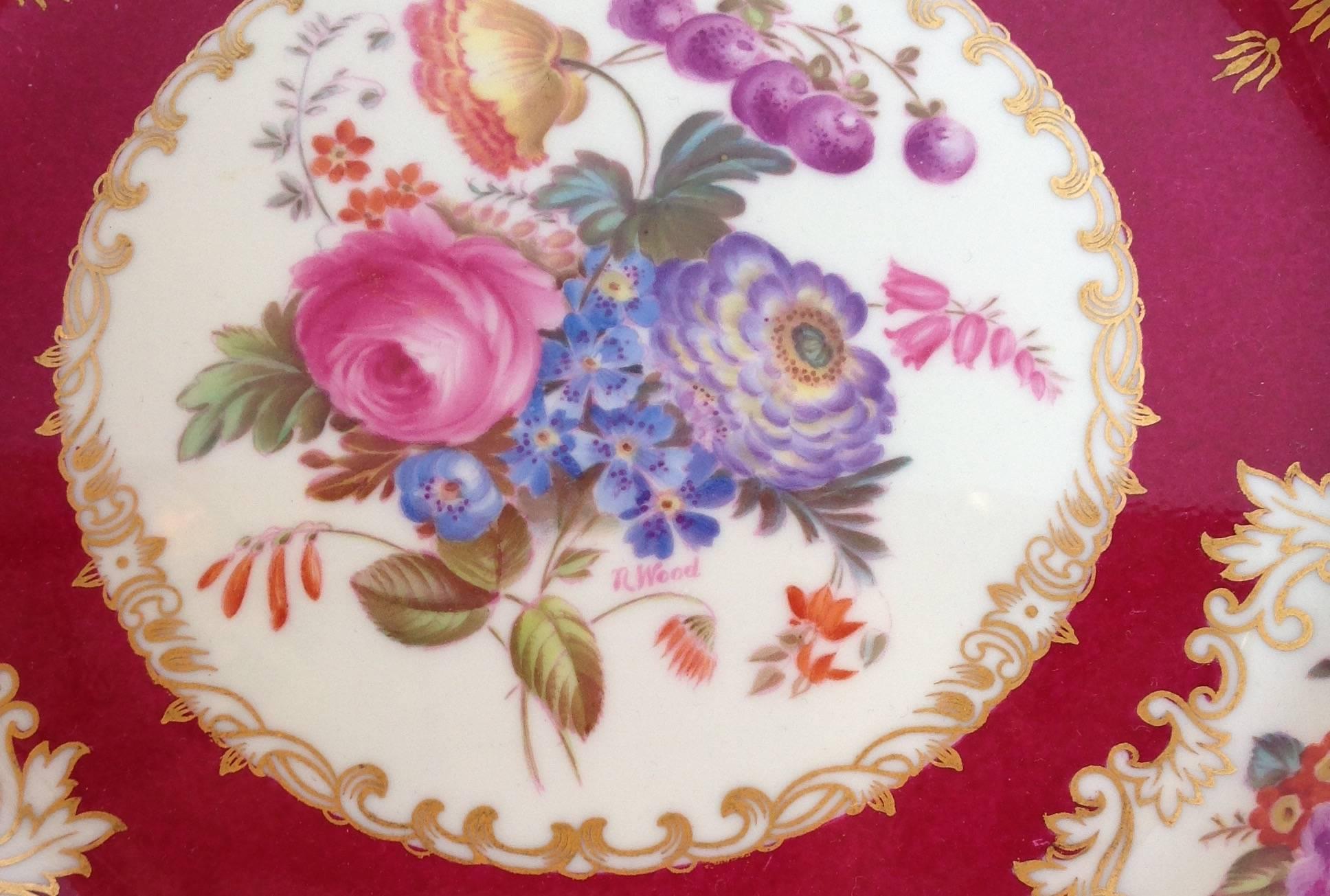 Two Dozen Copeland Spode Hand-Painted 24 Plates In Excellent Condition For Sale In Houston, TX
