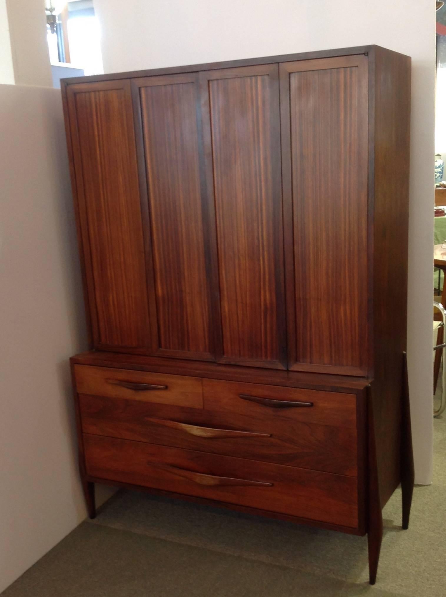 Rosewood Cabinet 1960's In Excellent Condition For Sale In Houston, TX